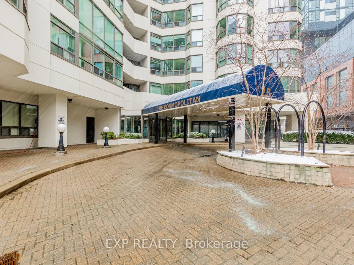 Front of Unit 1105, 25 Maitland Street