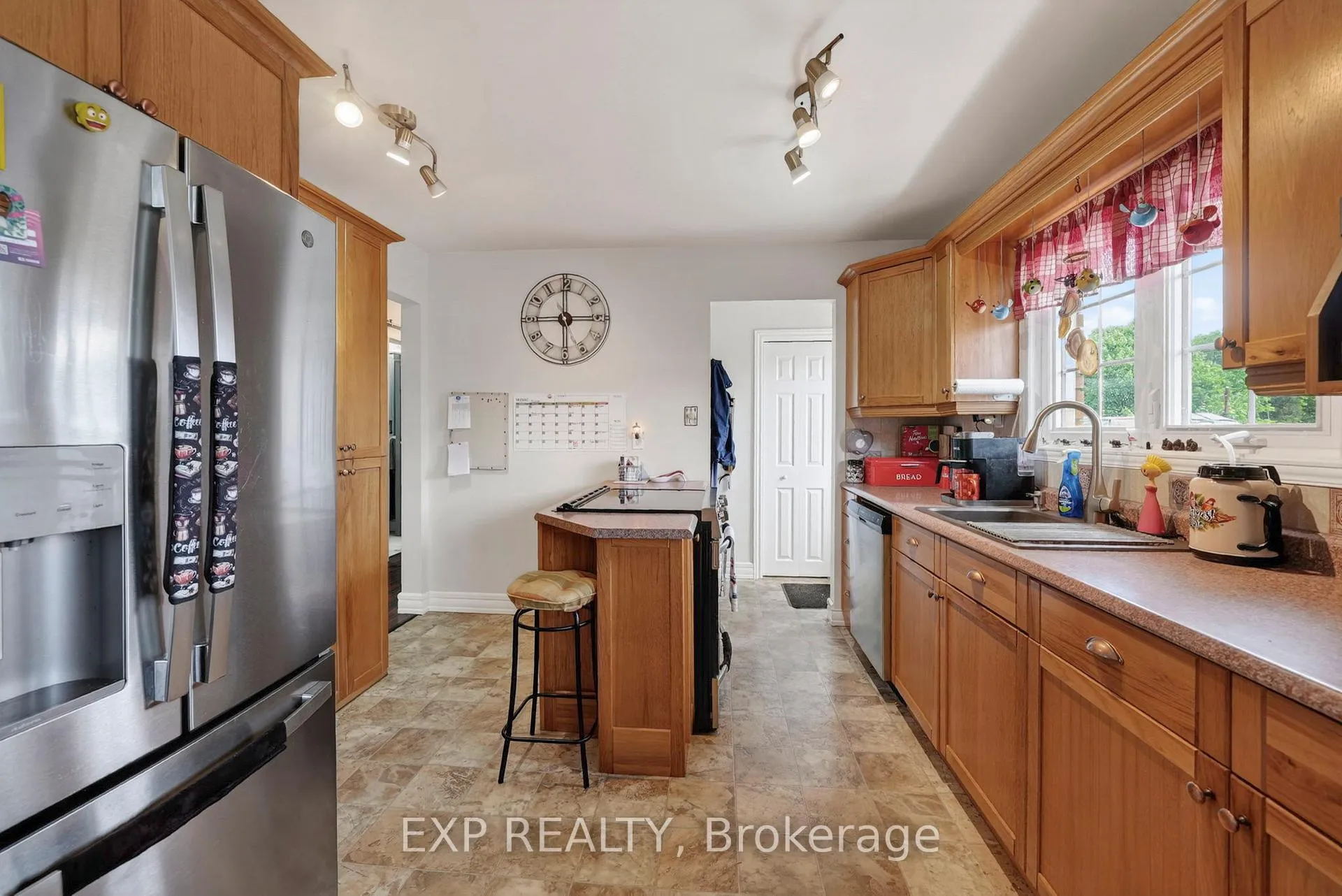 Photo 7 of 1309 Newark Avenue, Cornwall — HOMEH