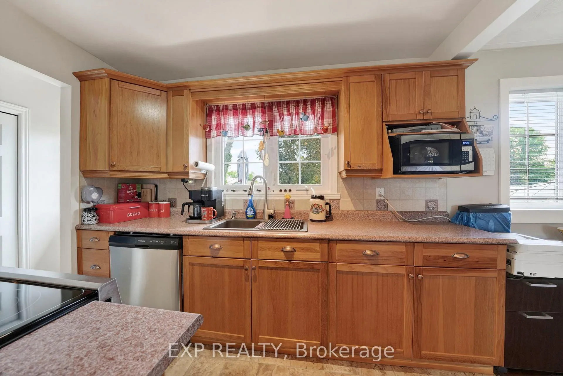 Photo 9 of 1309 Newark Avenue, Cornwall — HOMEH