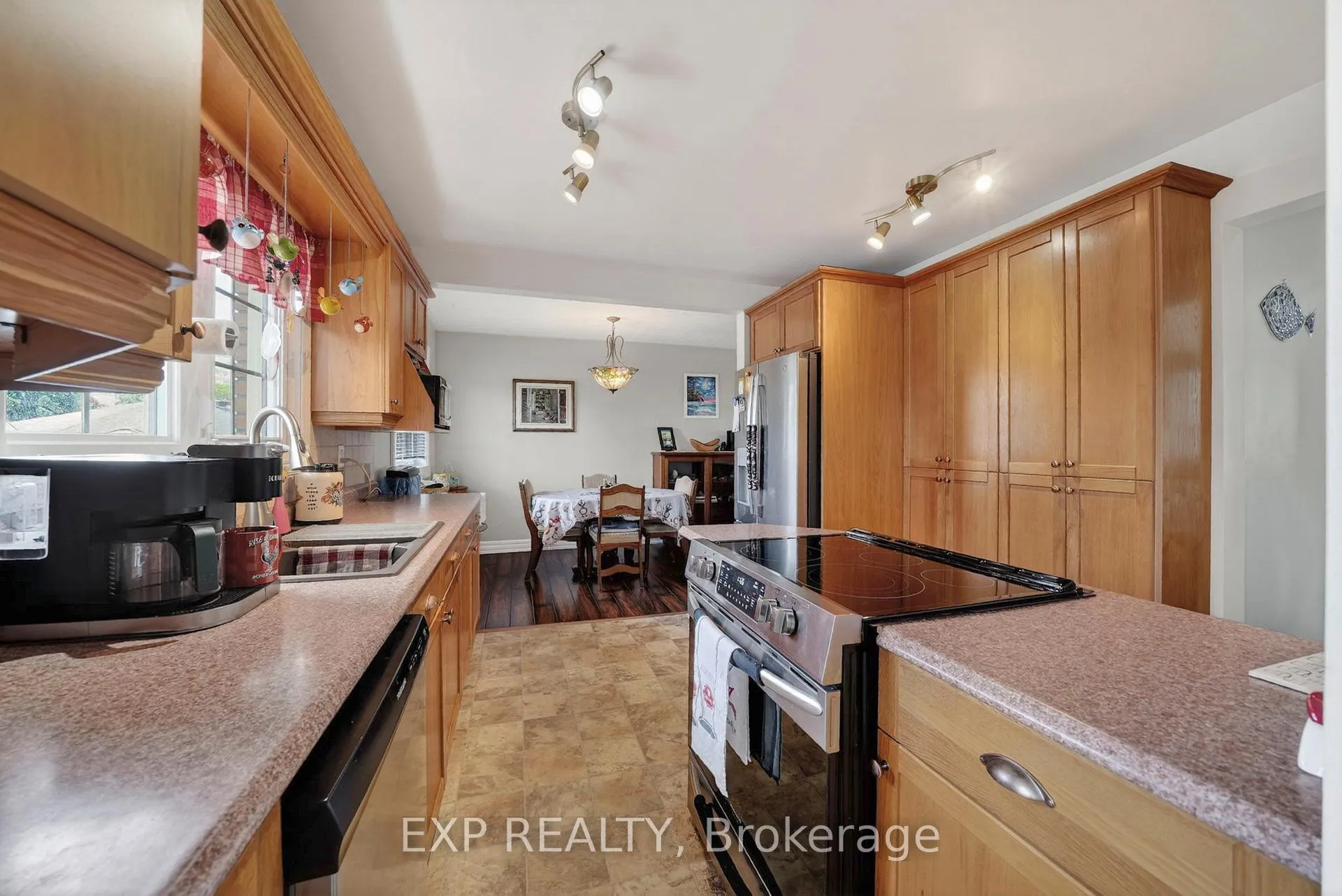Photo 10 of 1309 Newark Avenue, Cornwall — HOMEH