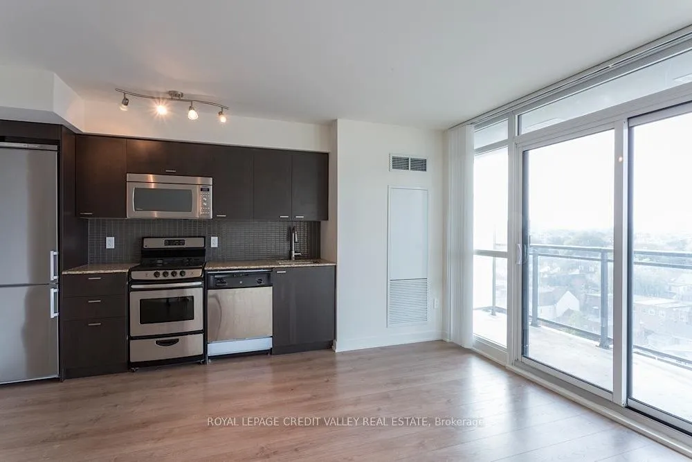 Photo 10 of Unit 912, 78 Tecumseth Street, Toronto, Niagara — HOMEH