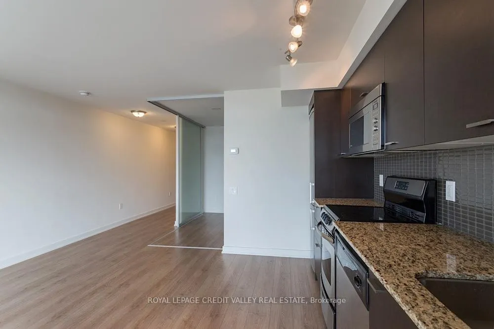 Photo 11 of Unit 912, 78 Tecumseth Street, Toronto, Niagara — HOMEH