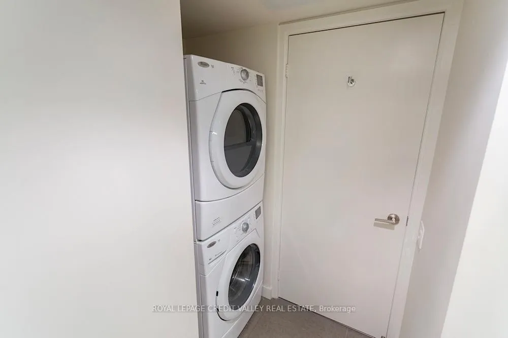 Photo 14 of Unit 912, 78 Tecumseth Street, Toronto, Niagara — HOMEH