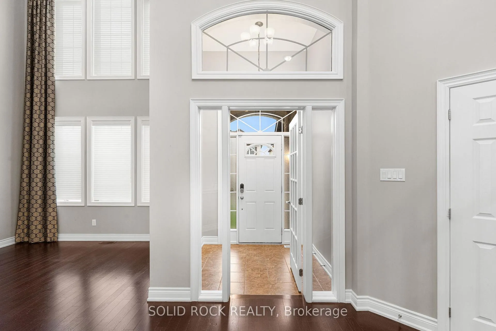 Photo 3 of 347 Bamburgh Way, Ottawa, Barrhaven - Cedargrove/Fraserdale — HOMEH