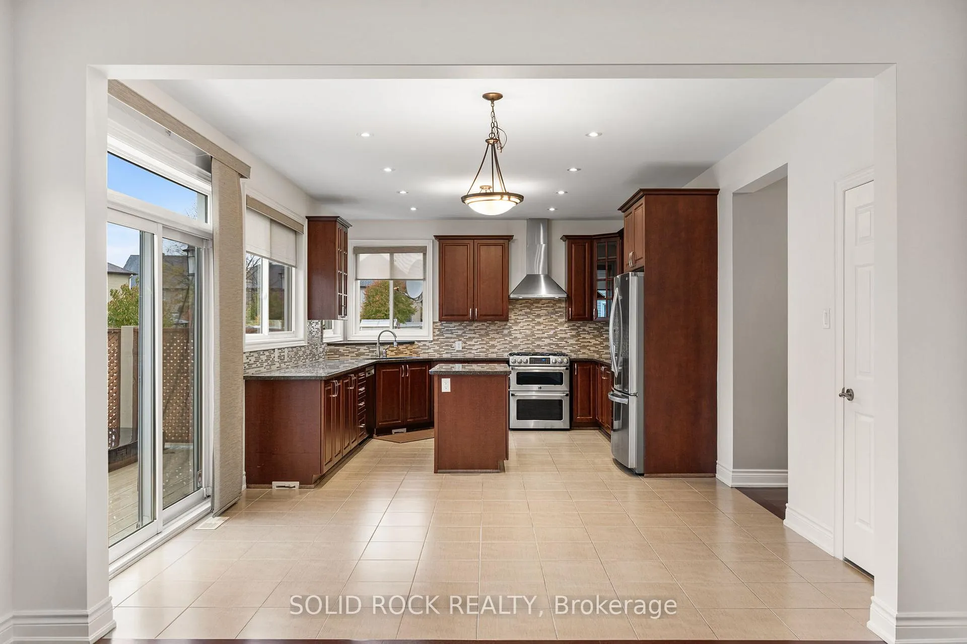 Photo 12 of 347 Bamburgh Way, Ottawa, Barrhaven - Cedargrove/Fraserdale — HOMEH