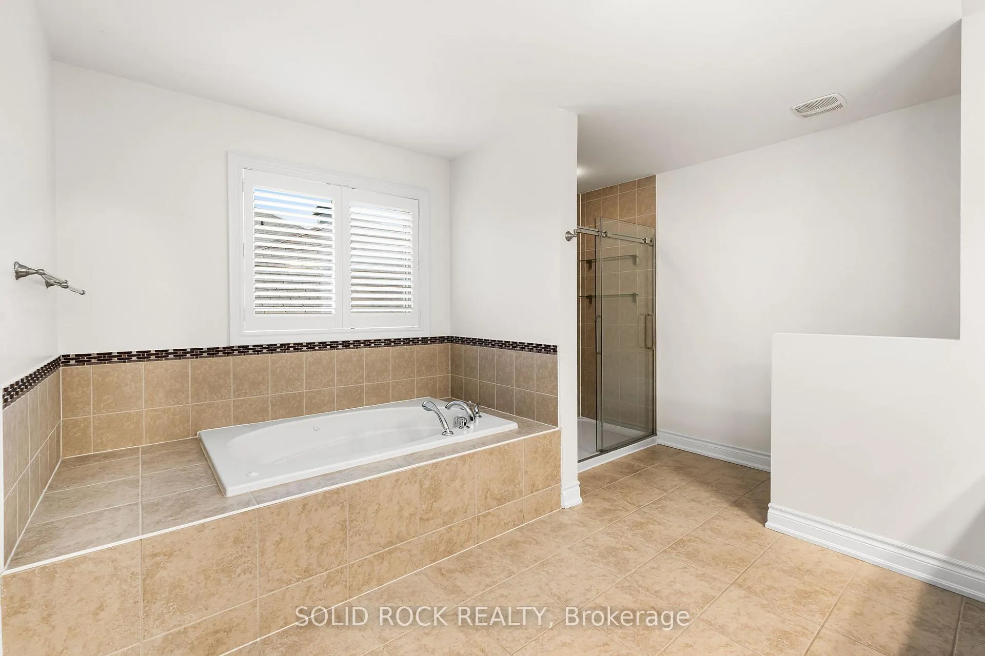 Photo 28 of 347 Bamburgh Way, Ottawa, Barrhaven - Cedargrove/Fraserdale — HOMEH