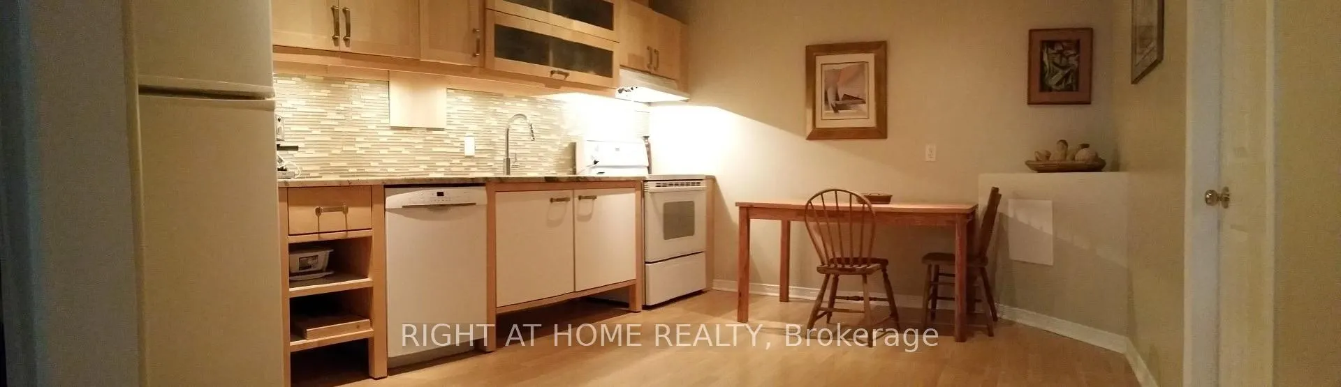 Photo 3 of Unit #B, 142 Windhurst Drive, Ottawa, Barrhaven East — HOMEH