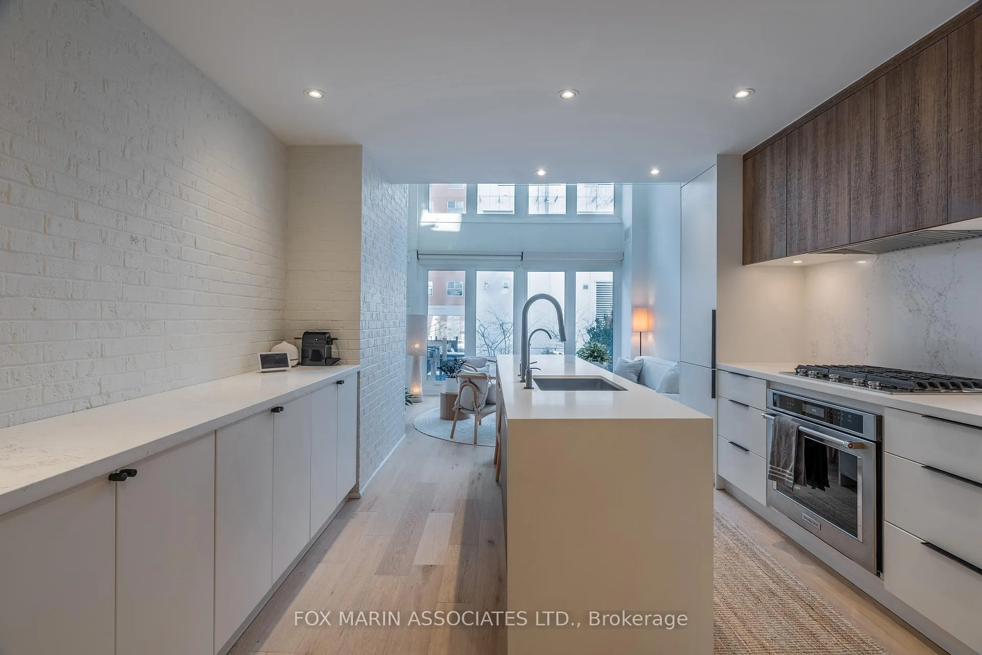 Photo 6 of 61 McGill Street, Toronto, Church-Yonge Corridor — HOMEH