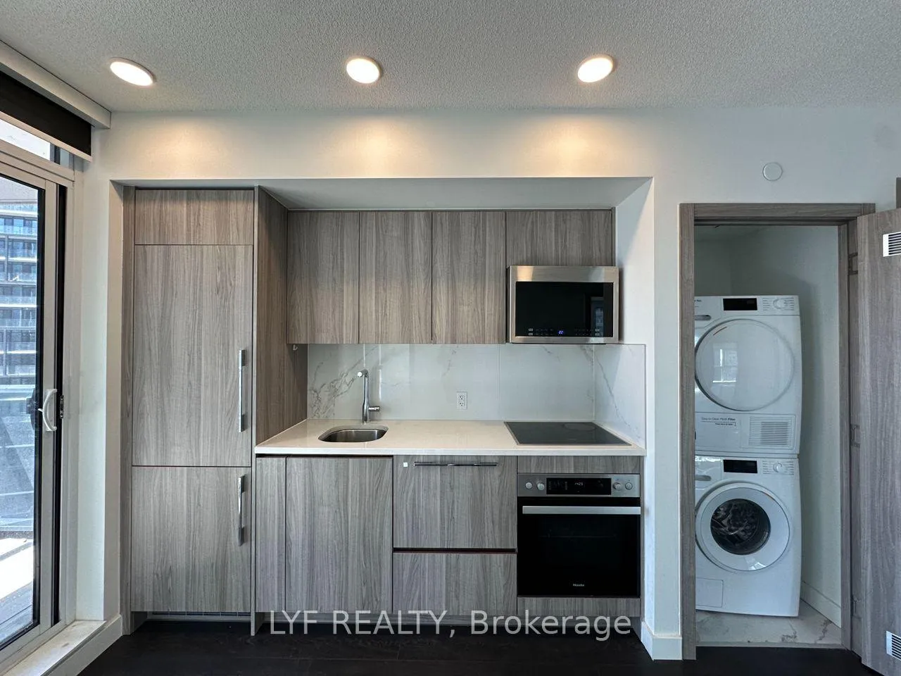 Photo 8 of Unit 2907, 38 Widmer Street, Toronto, Waterfront Communities — HOMEH