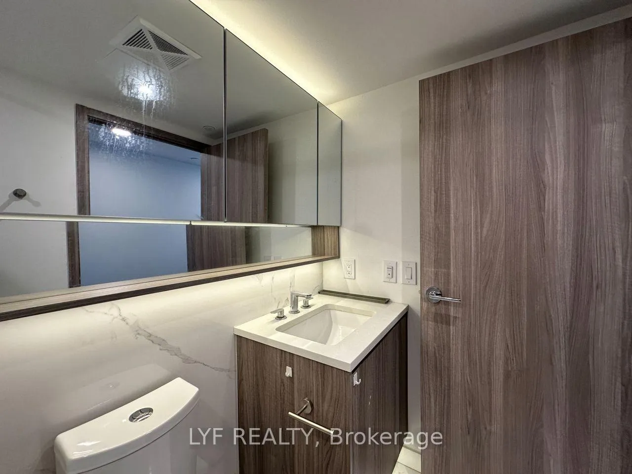 Photo 14 of Unit 2907, 38 Widmer Street, Toronto, Waterfront Communities — HOMEH