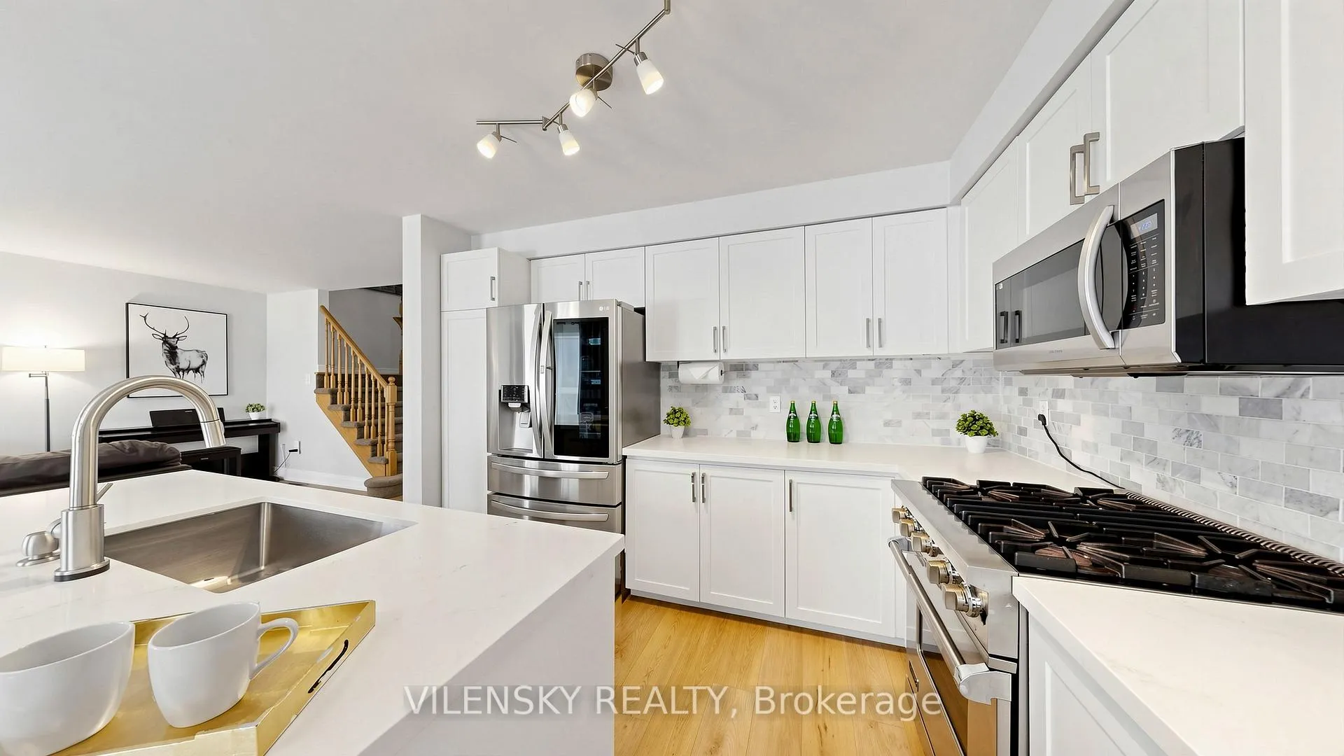 Photo 4 of 96 Sawmill Valley Drive, Newmarket, Summerhill Estates — HOMEH