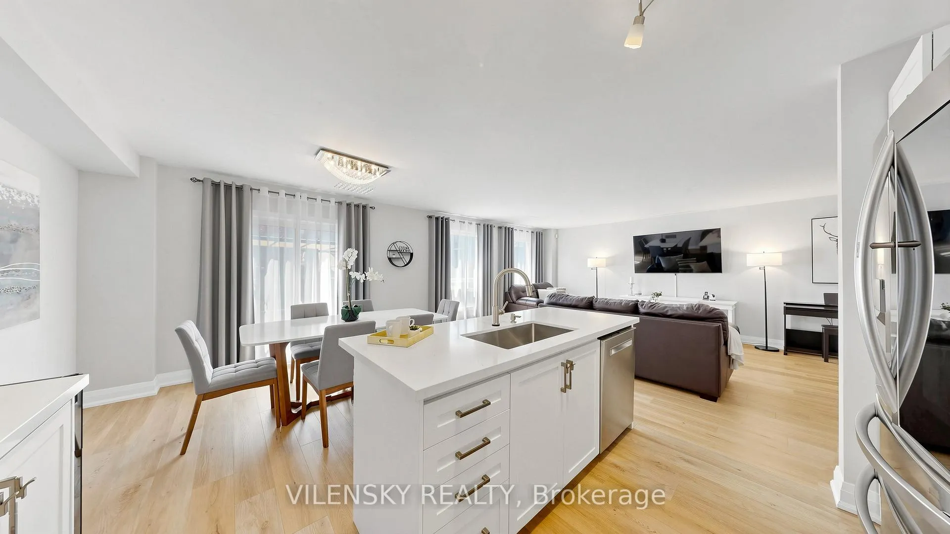 Photo 6 of 96 Sawmill Valley Drive, Newmarket, Summerhill Estates — HOMEH