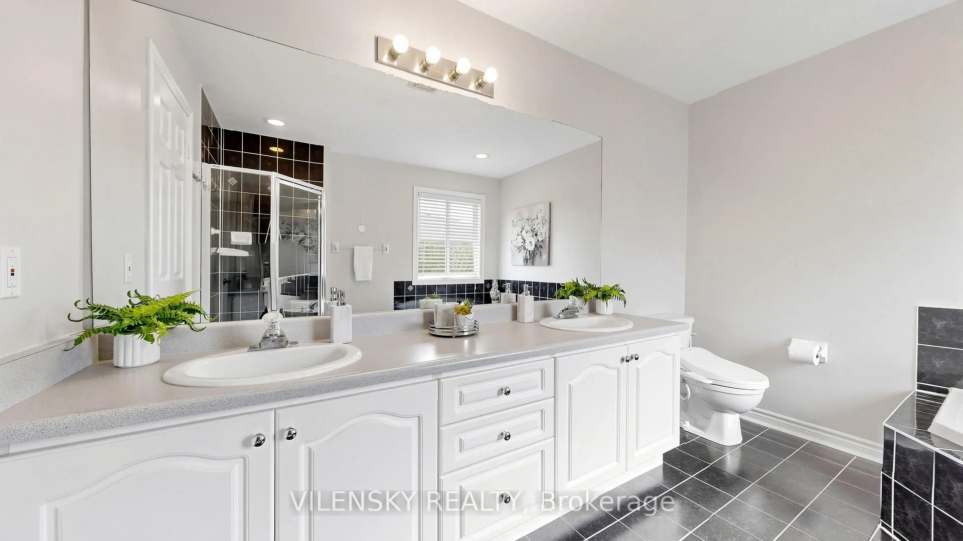 Photo 18 of 96 Sawmill Valley Drive, Newmarket, Summerhill Estates — HOMEH