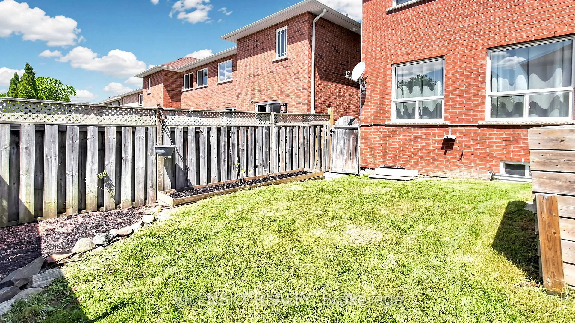 Photo 37 of 96 Sawmill Valley Drive, Newmarket, Summerhill Estates — HOMEH