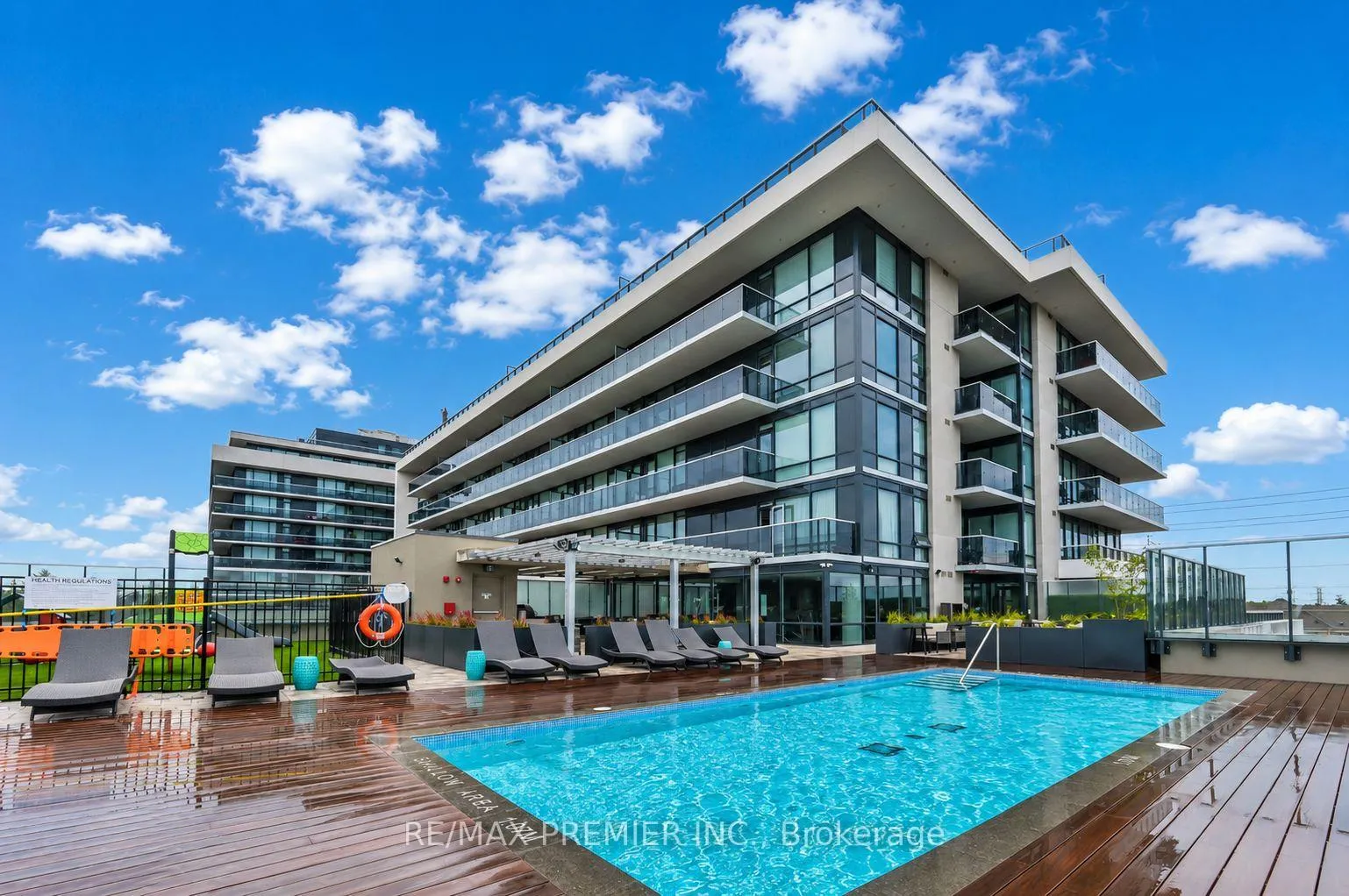 Photo 4 of Unit 823, 4800 Highway 7, Vaughan, East Woodbridge — HOMEH