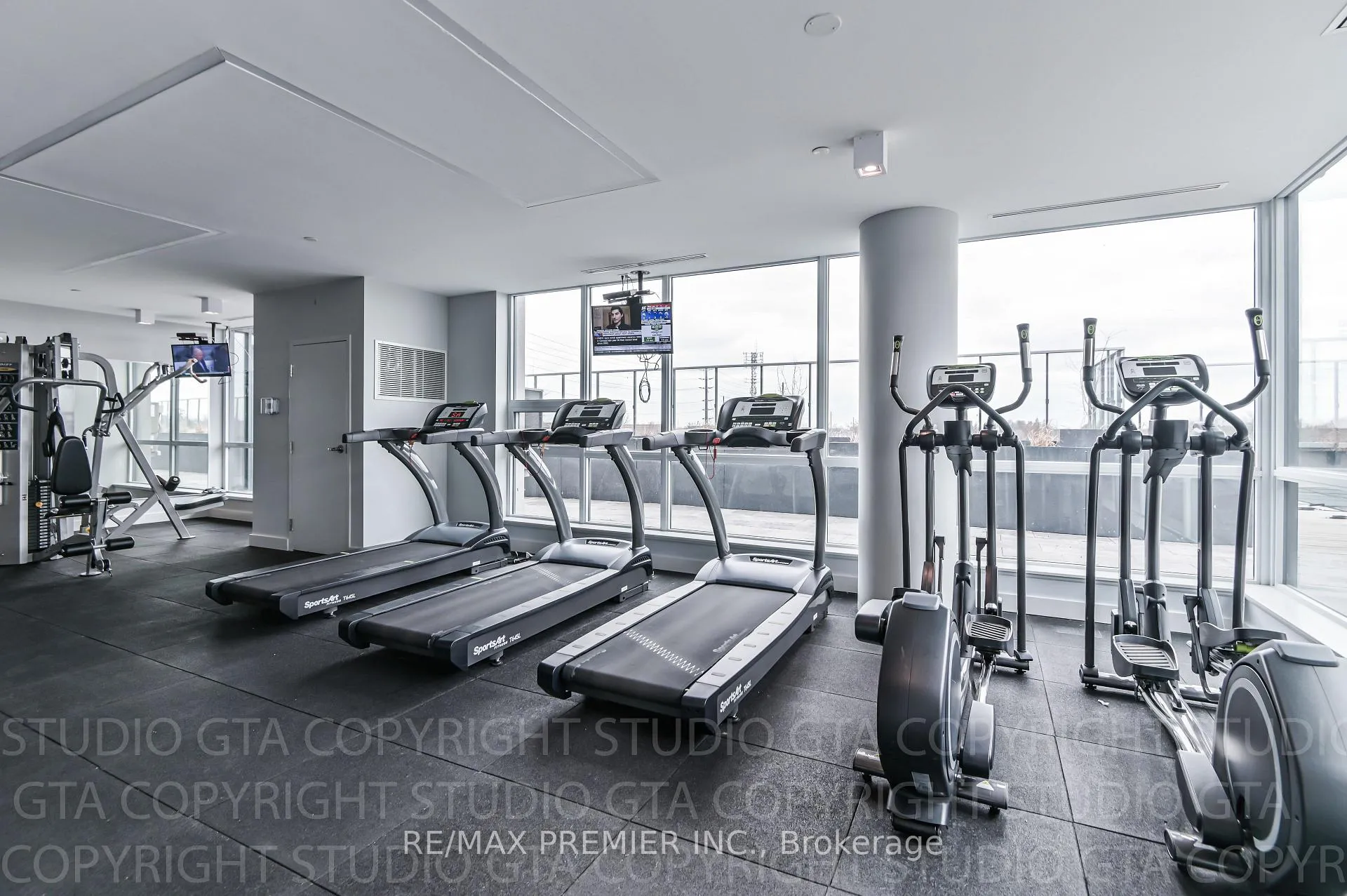 Photo 6 of Unit 823, 4800 Highway 7, Vaughan, East Woodbridge — HOMEH