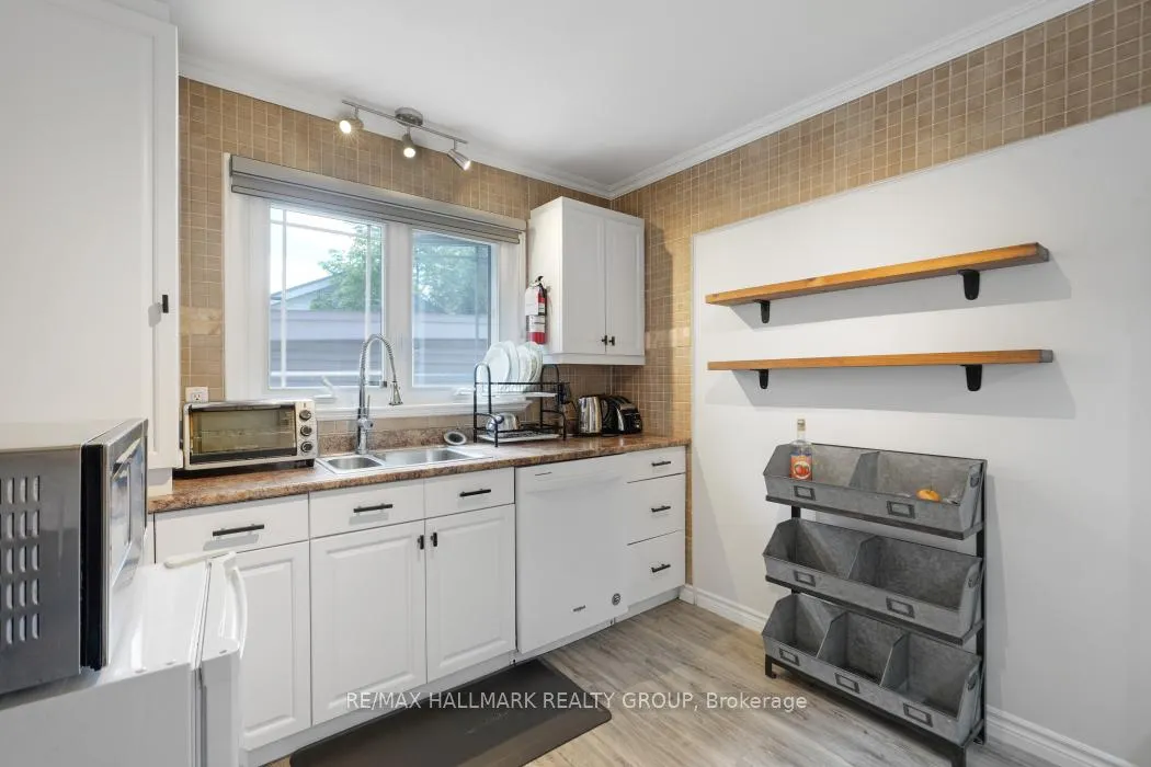 Photo 10 of 2481 Chasseur Avenue, Ottawa, Heron Park — HOMEH