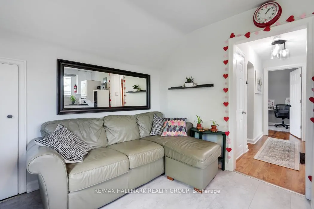 Photo 21 of 2481 Chasseur Avenue, Ottawa, Heron Park — HOMEH