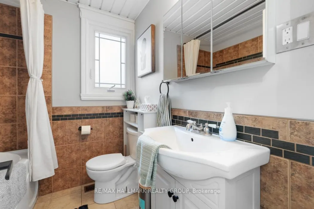 Photo 22 of 2481 Chasseur Avenue, Ottawa, Heron Park — HOMEH