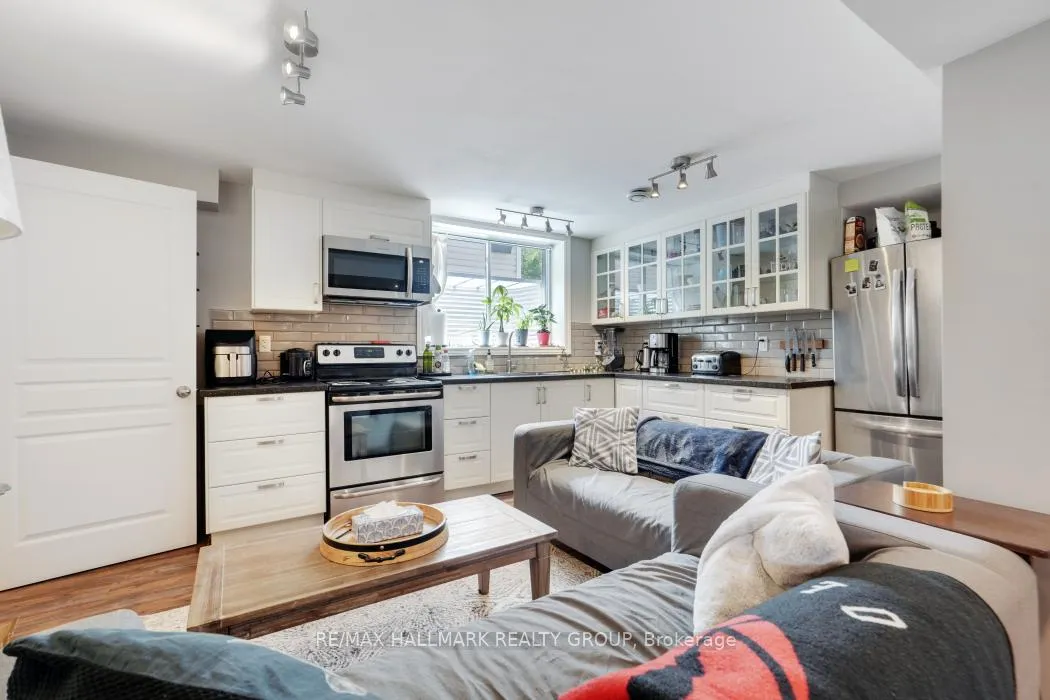 Photo 32 of 2481 Chasseur Avenue, Ottawa, Heron Park — HOMEH