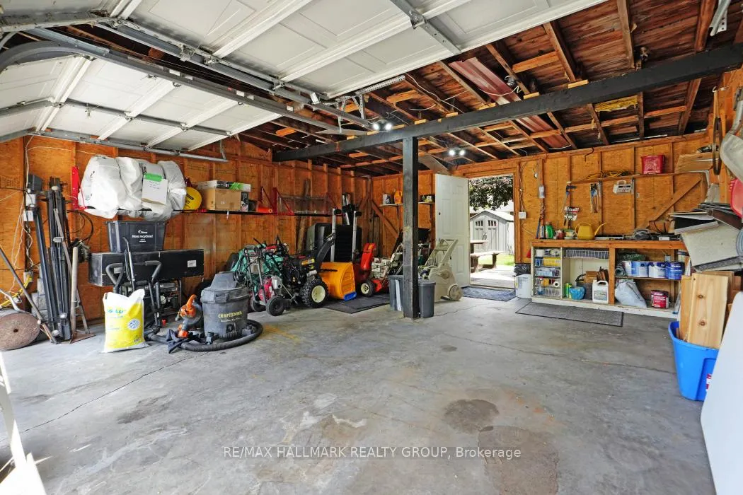 Photo 44 of 2481 Chasseur Avenue, Ottawa, Heron Park — HOMEH