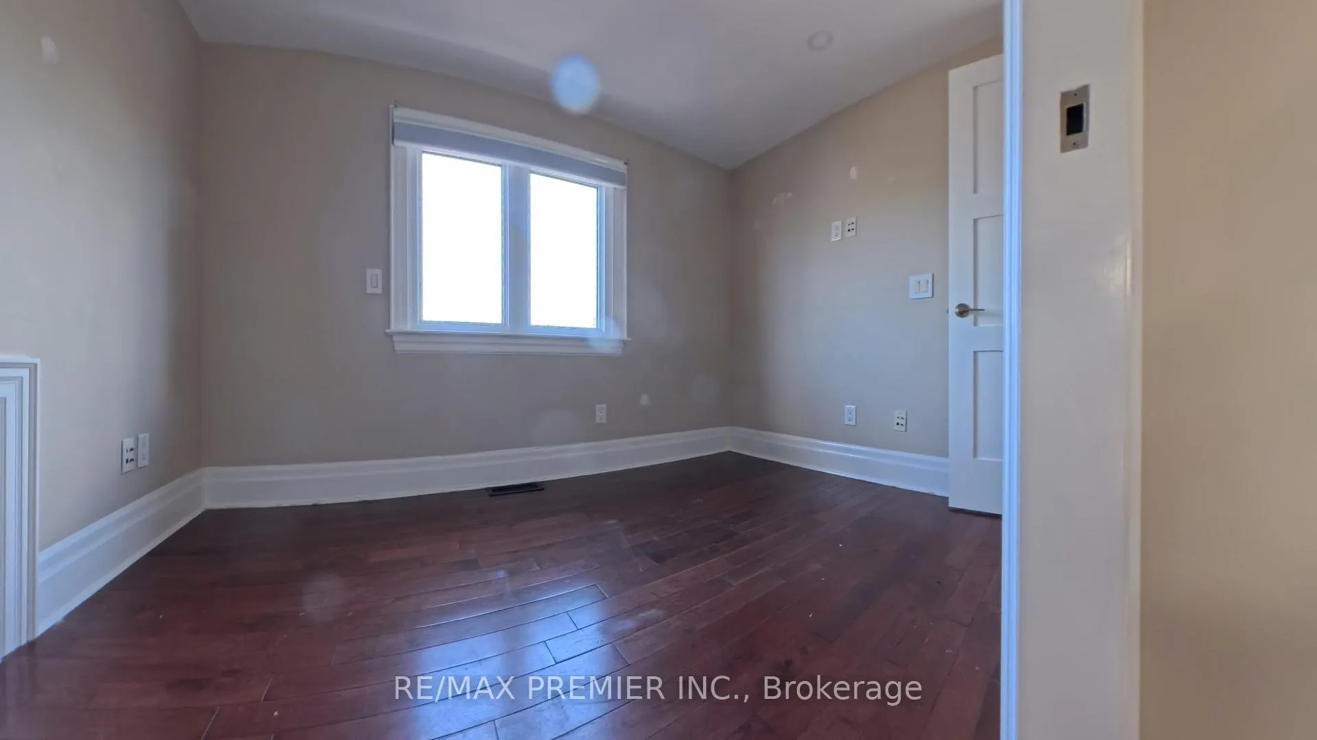 Photo 3 of Unit Apt 2, 718 Bathurst Street, Toronto, Palmerston-Little Italy — HOMEH
