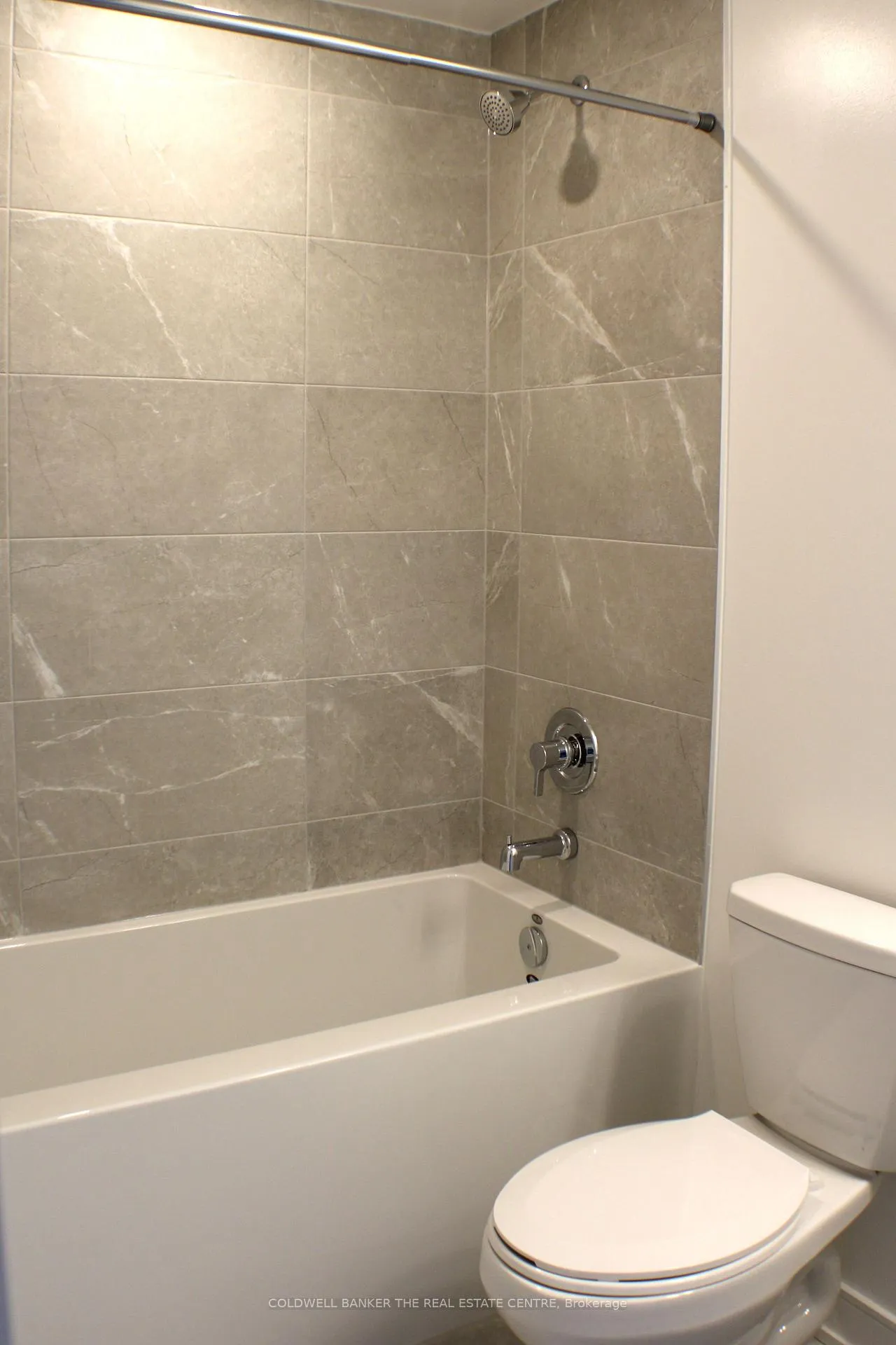 Photo 13 of Unit 309B, 715 Davis Drive, Newmarket, Huron Heights-Leslie Valley — HOMEH