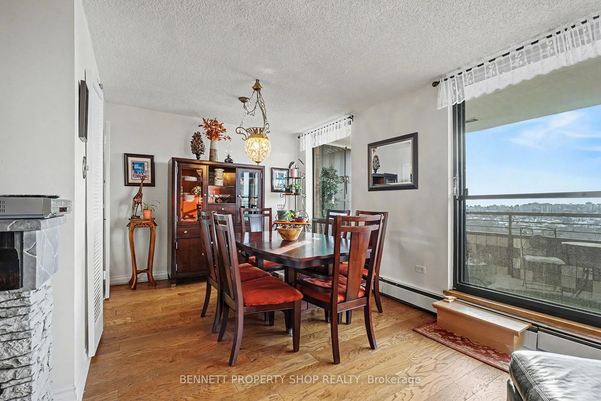 Photo 5 of Unit 1402, 505 St Laurent Boulevard, Ottawa, Viscount Alexander Park — HOMEH