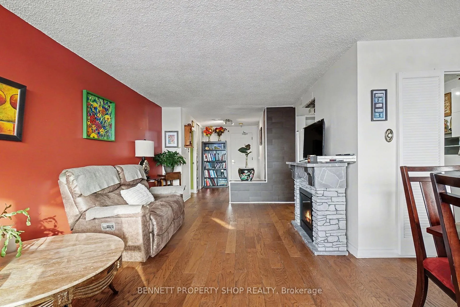 Photo 6 of Unit 1402, 505 St Laurent Boulevard, Ottawa, Viscount Alexander Park — HOMEH