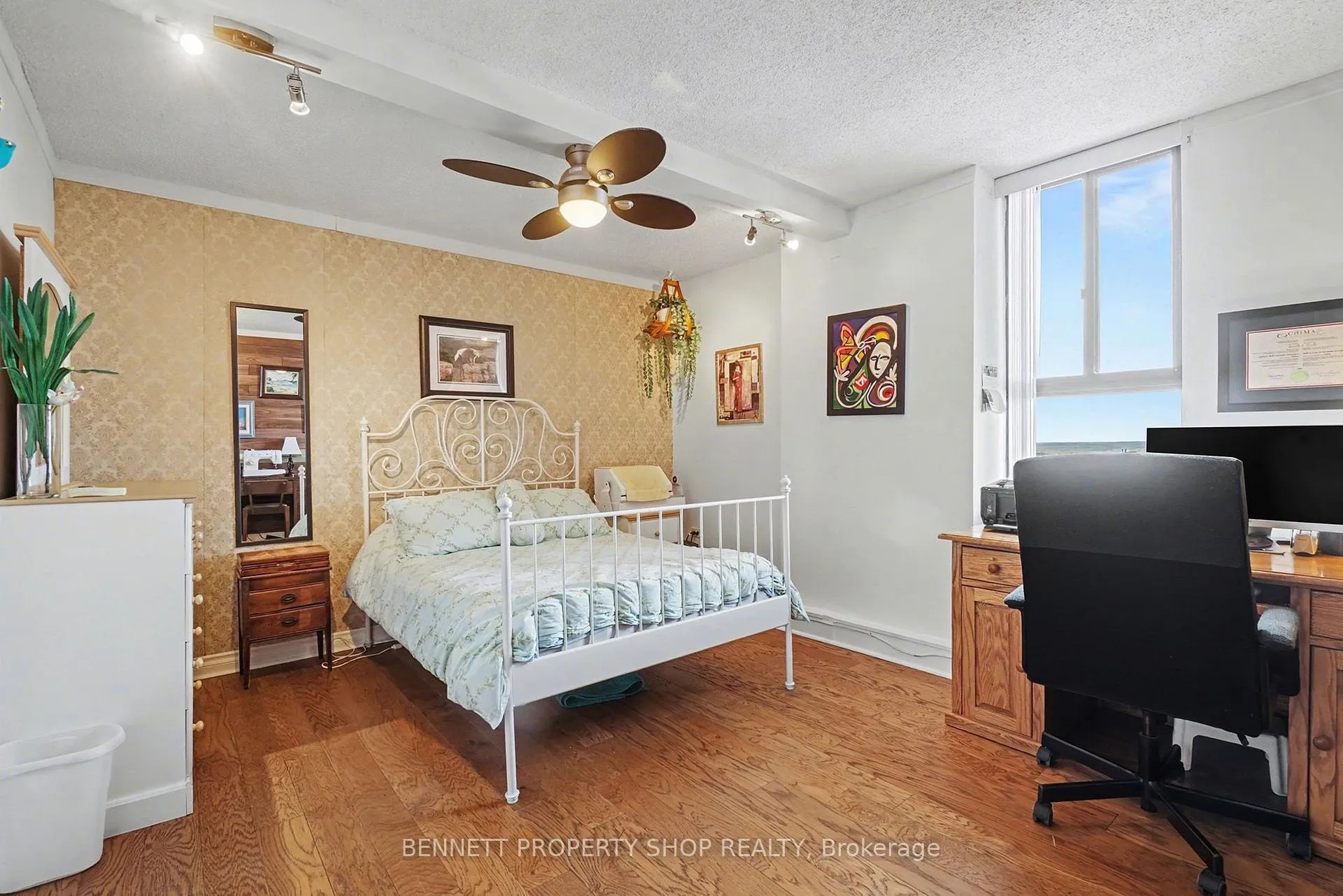 Photo 10 of Unit 1402, 505 St Laurent Boulevard, Ottawa, Viscount Alexander Park — HOMEH