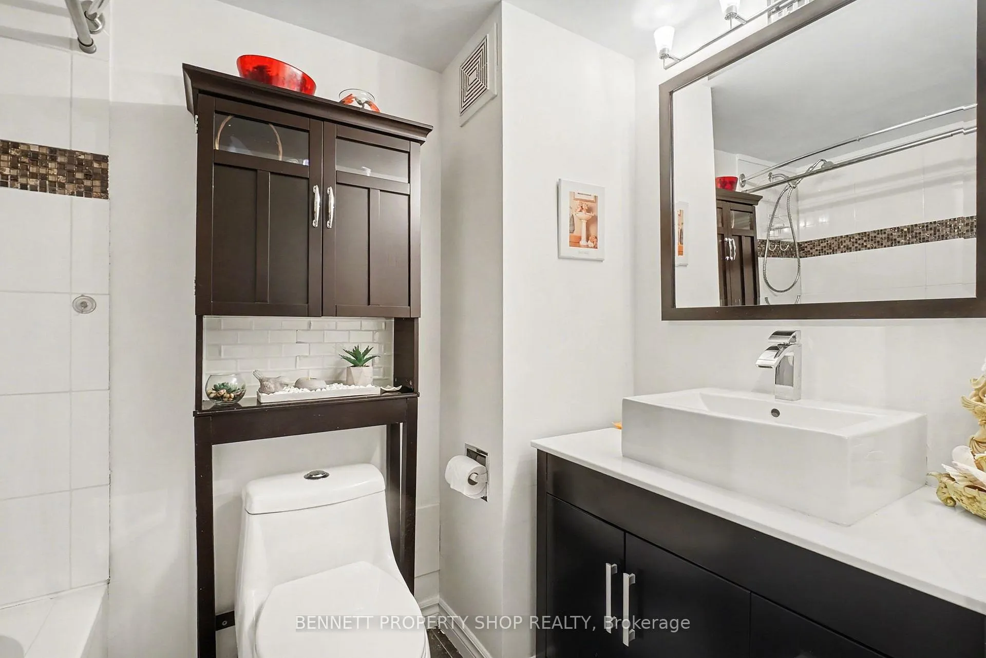 Photo 12 of Unit 1402, 505 St Laurent Boulevard, Ottawa, Viscount Alexander Park — HOMEH