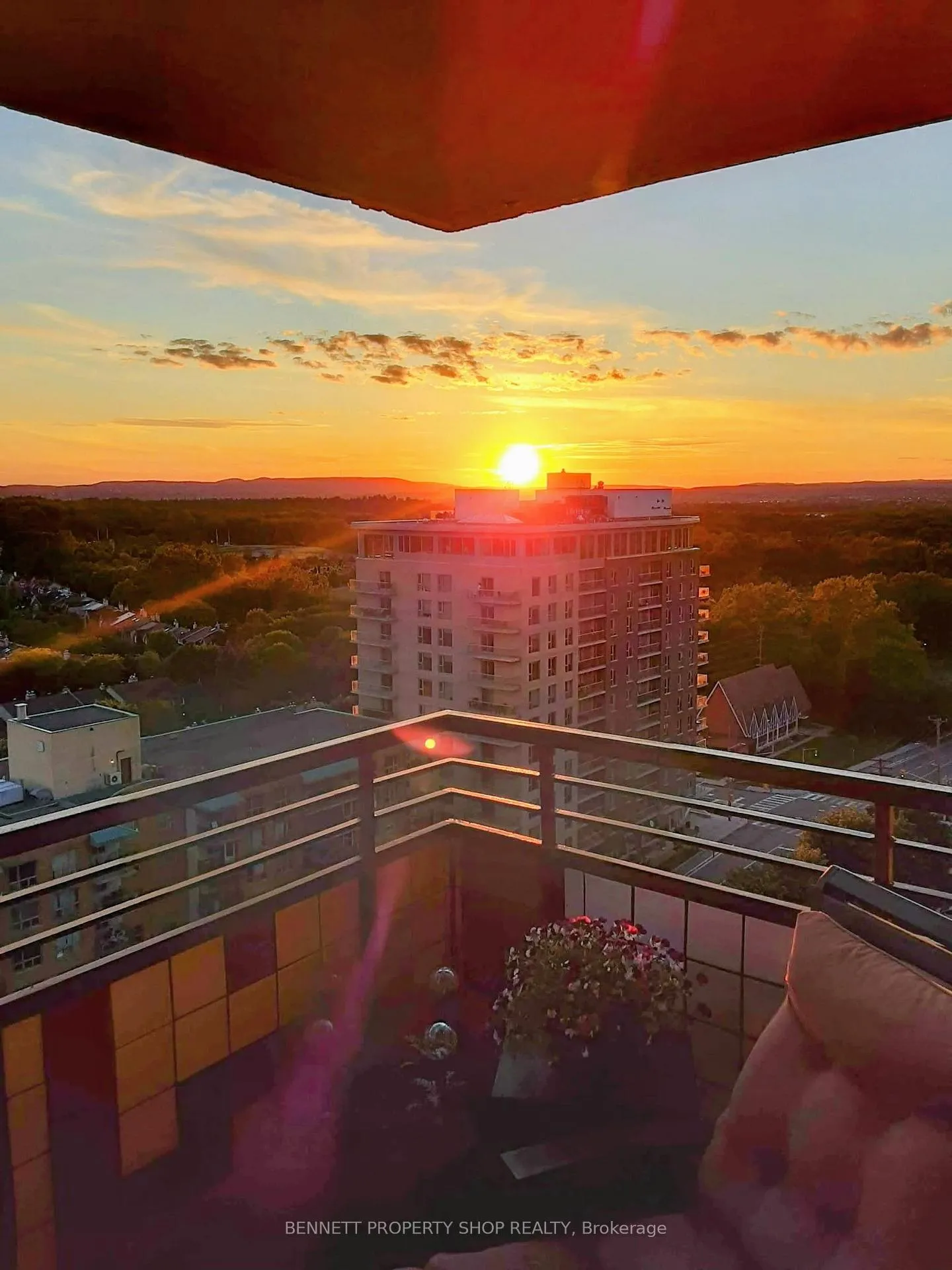 Photo 14 of Unit 1402, 505 St Laurent Boulevard, Ottawa, Viscount Alexander Park — HOMEH