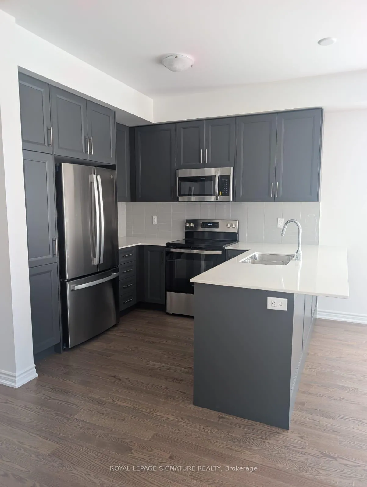Photo 8 of 1460 Chamomile Crescent W, Milton, Walker — HOMEH