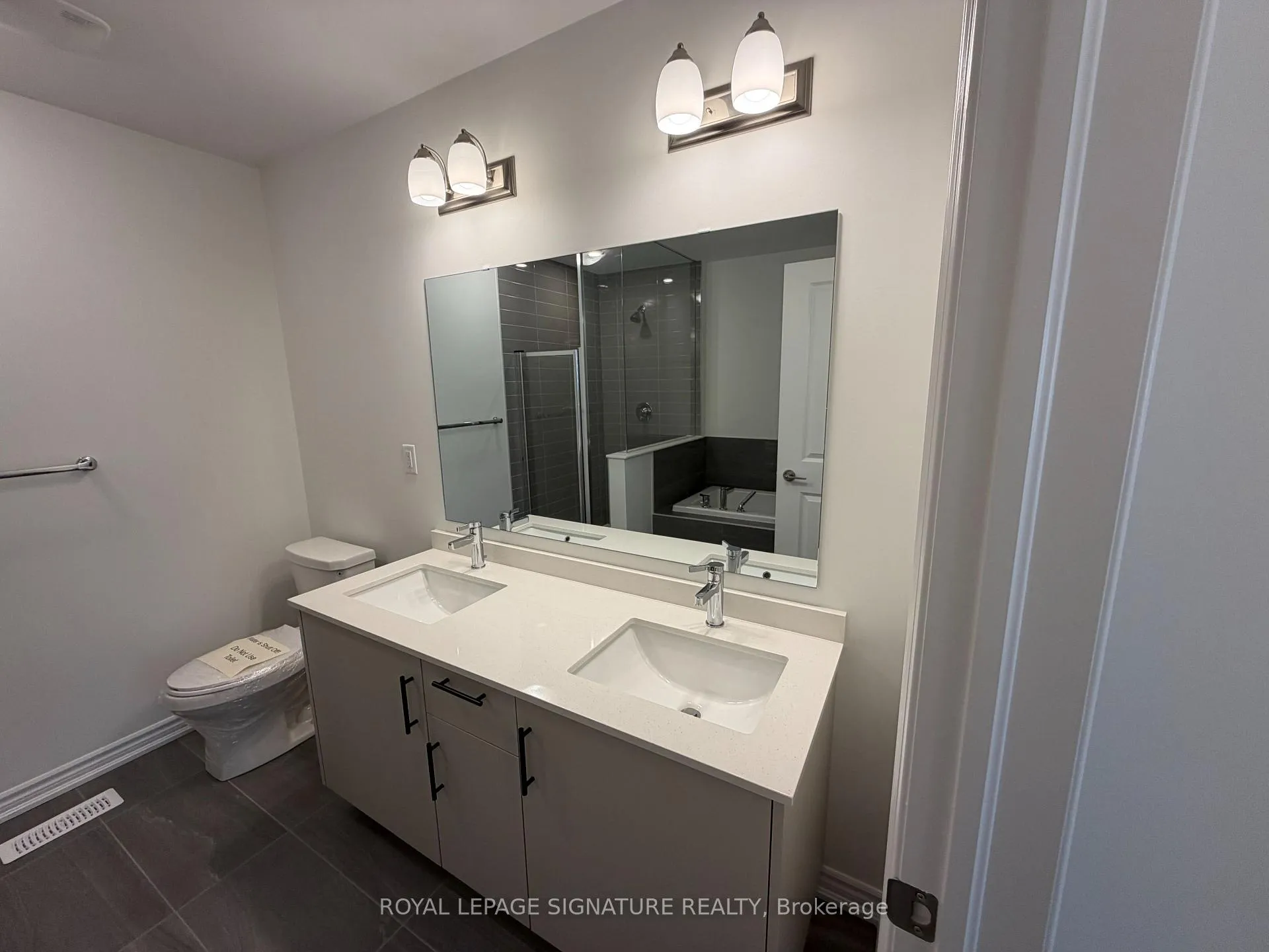 Photo 15 of 1460 Chamomile Crescent W, Milton, Walker — HOMEH