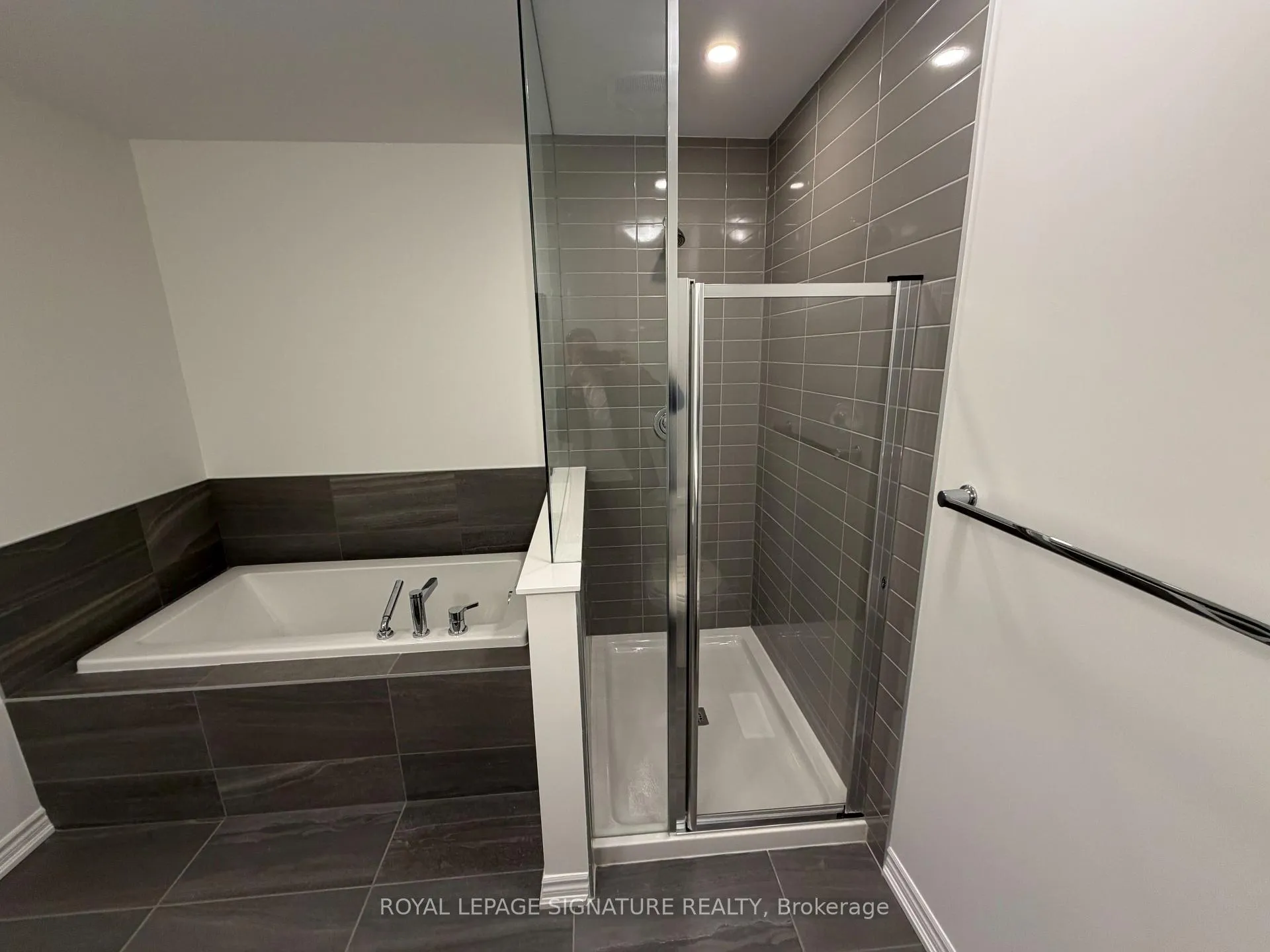 Photo 16 of 1460 Chamomile Crescent W, Milton, Walker — HOMEH