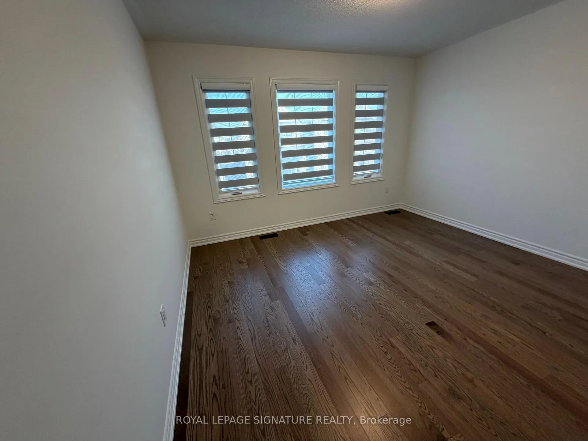 Photo 20 of 1460 Chamomile Crescent W, Milton, Walker — HOMEH