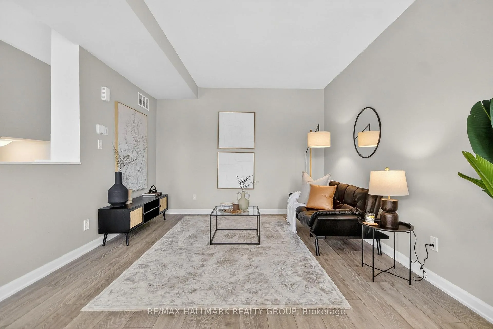 Photo 5 of 58 Teelin Circle, Ottawa, Barrhaven - Half Moon Bay — HOMEH