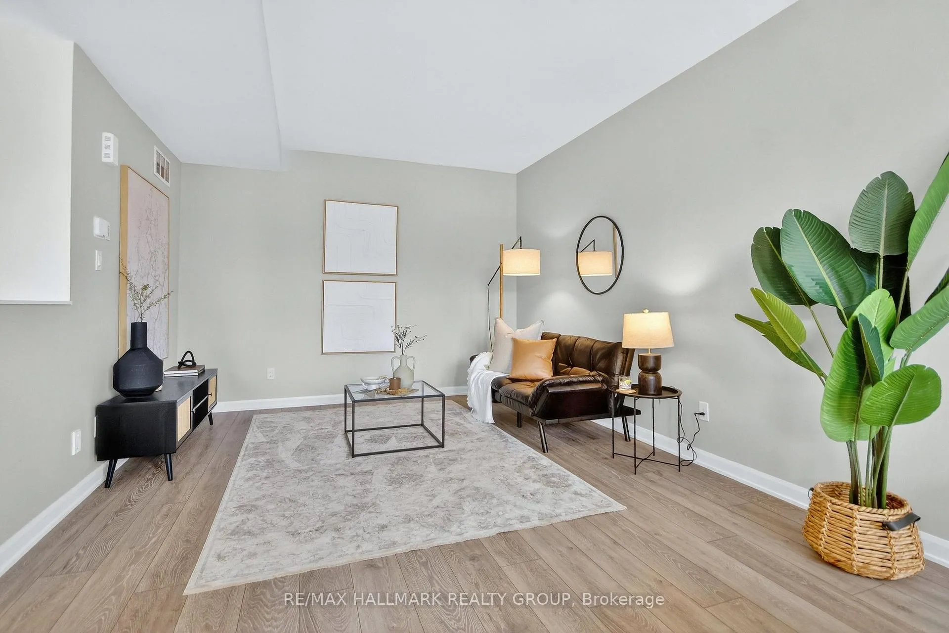 Photo 8 of 58 Teelin Circle, Ottawa, Barrhaven - Half Moon Bay — HOMEH