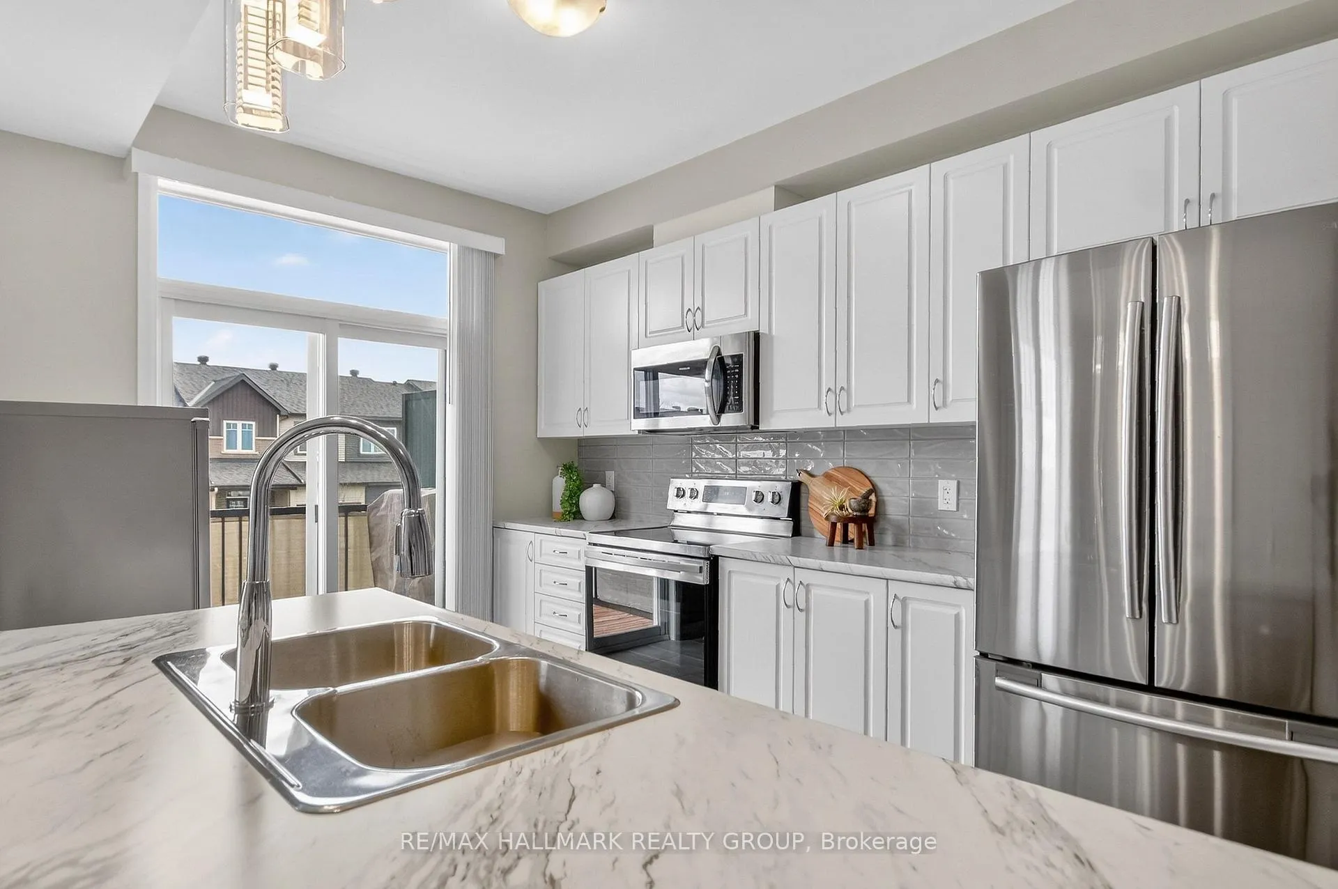 Photo 10 of 58 Teelin Circle, Ottawa, Barrhaven - Half Moon Bay — HOMEH
