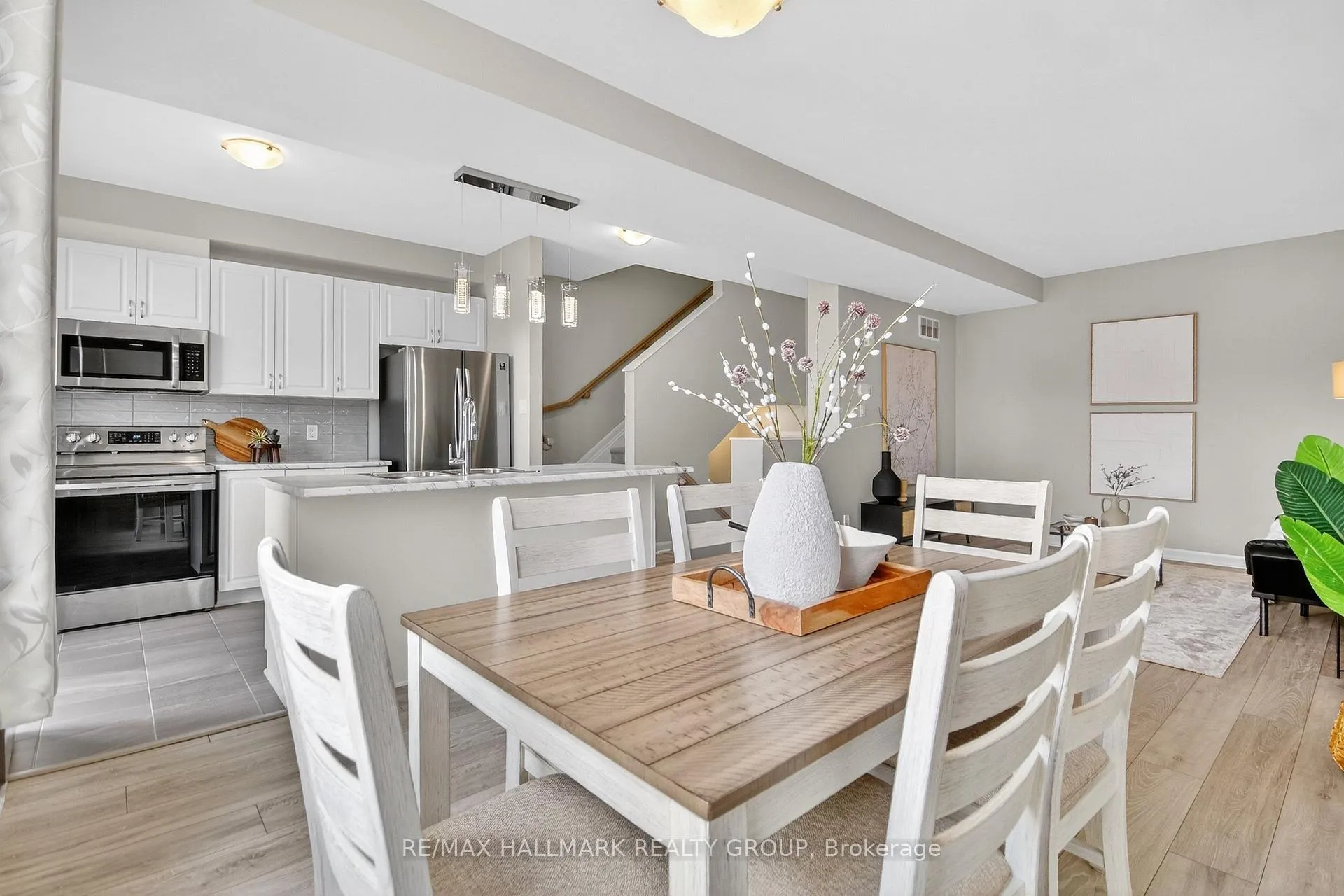 Photo 11 of 58 Teelin Circle, Ottawa, Barrhaven - Half Moon Bay — HOMEH