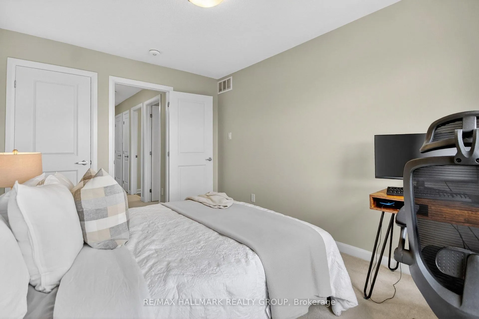Photo 15 of 58 Teelin Circle, Ottawa, Barrhaven - Half Moon Bay — HOMEH