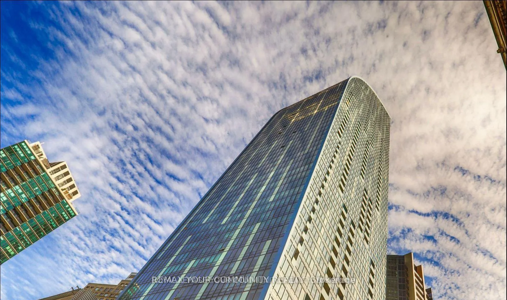 Photo 3 of Unit 2805, 8 The Esplanade, Toronto, Waterfront Communities — HOMEH