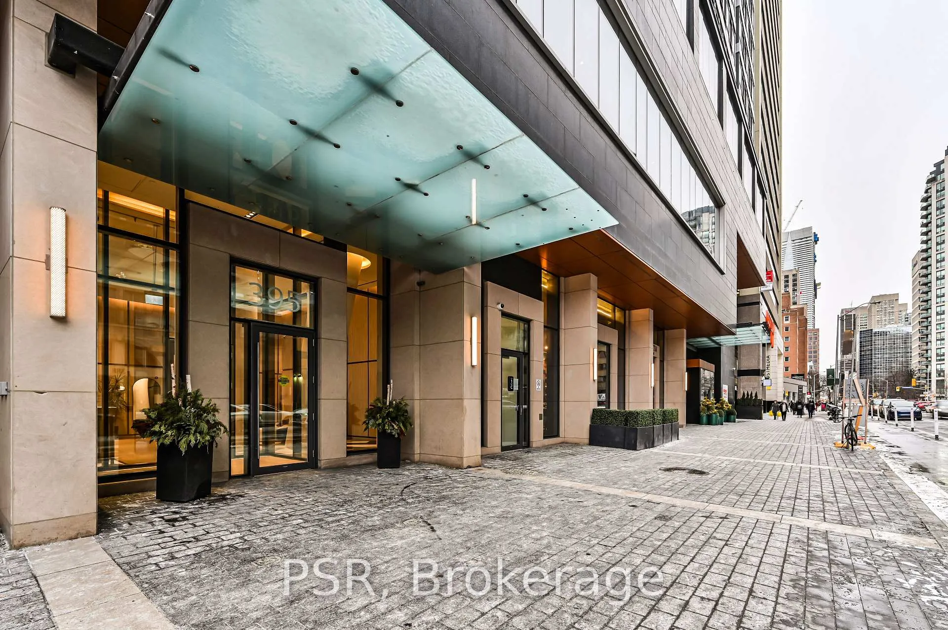 Photo 3 of Unit 4409, 395 Bloor Street E, Toronto, North St. James Town — HOMEH