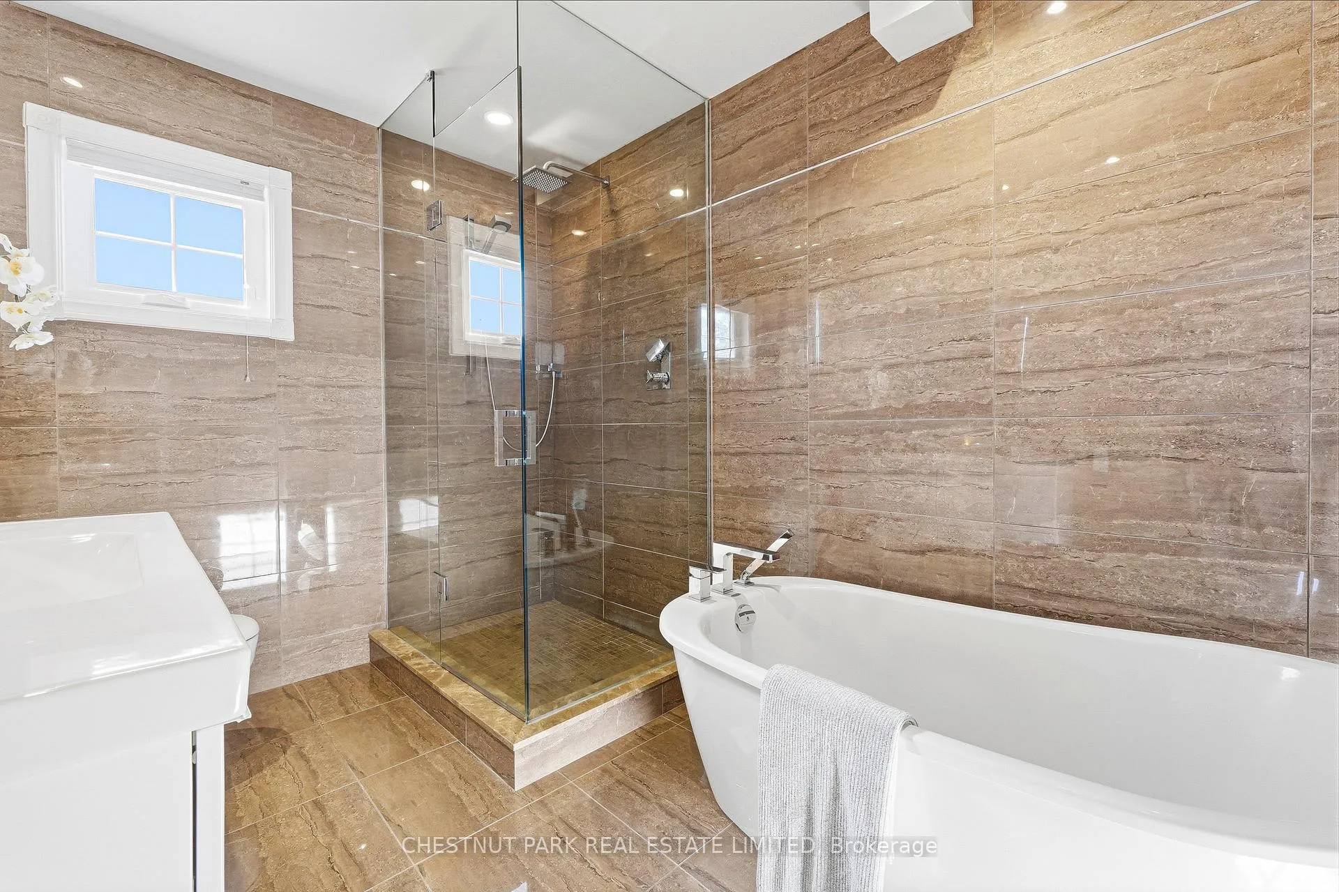 Photo 24 of 51 Crooked Stick Road, Vaughan, Glen Shields — HOMEH