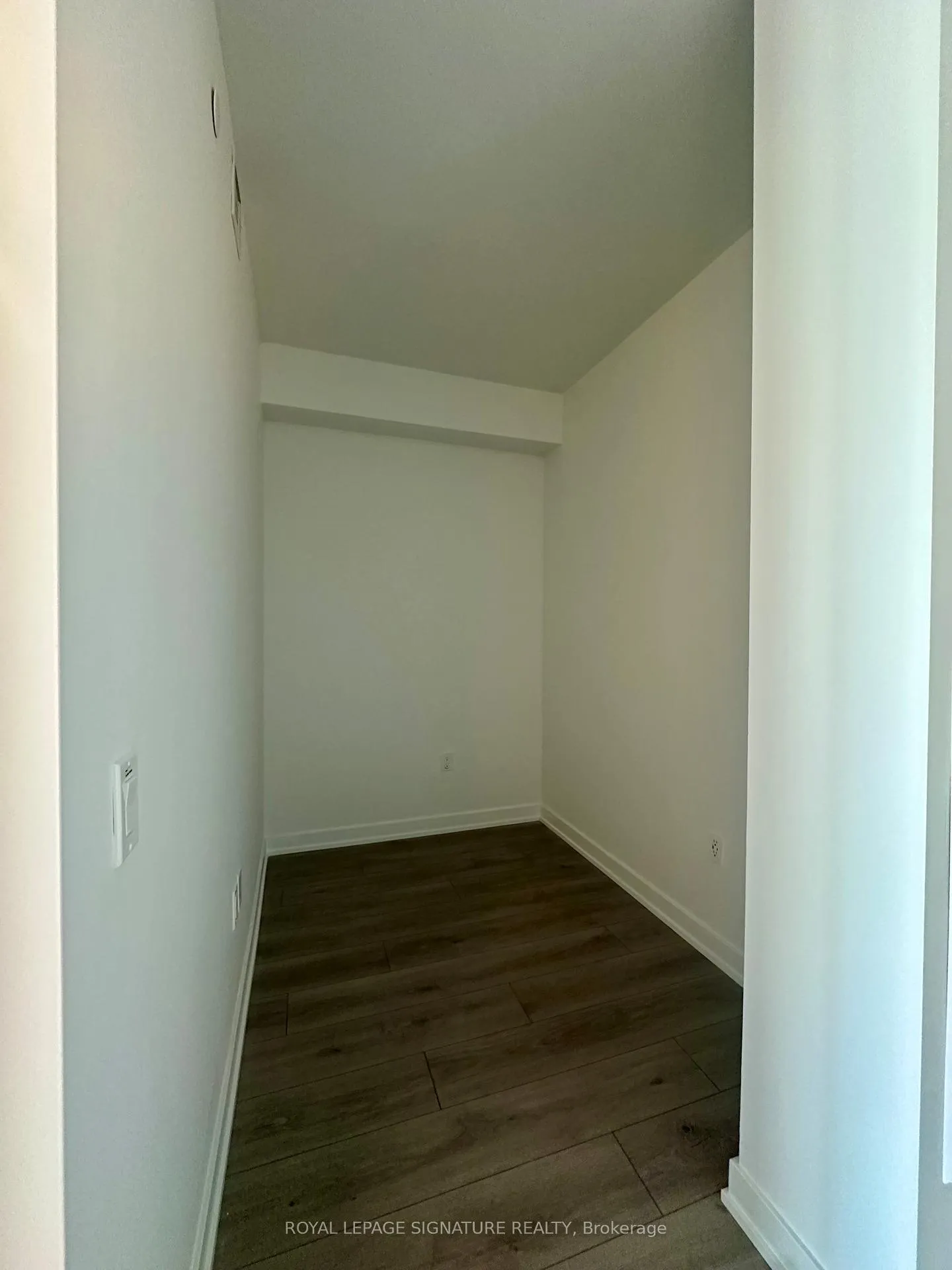 Photo 3 of Unit 1705, 1 Fairview Road E, Mississauga, Mississauga Valleys — HOMEH
