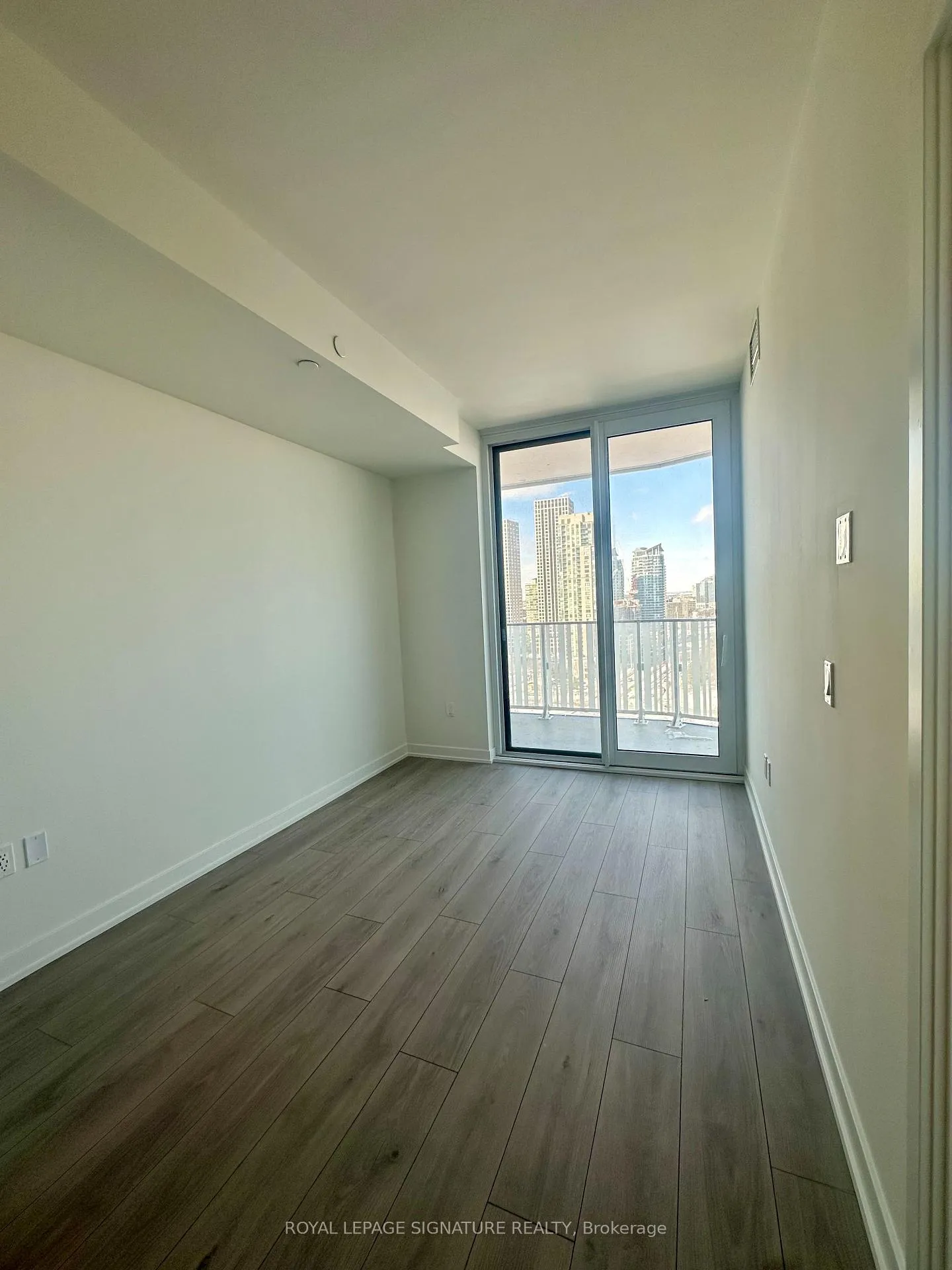 Photo 8 of Unit 1705, 1 Fairview Road E, Mississauga, Mississauga Valleys — HOMEH