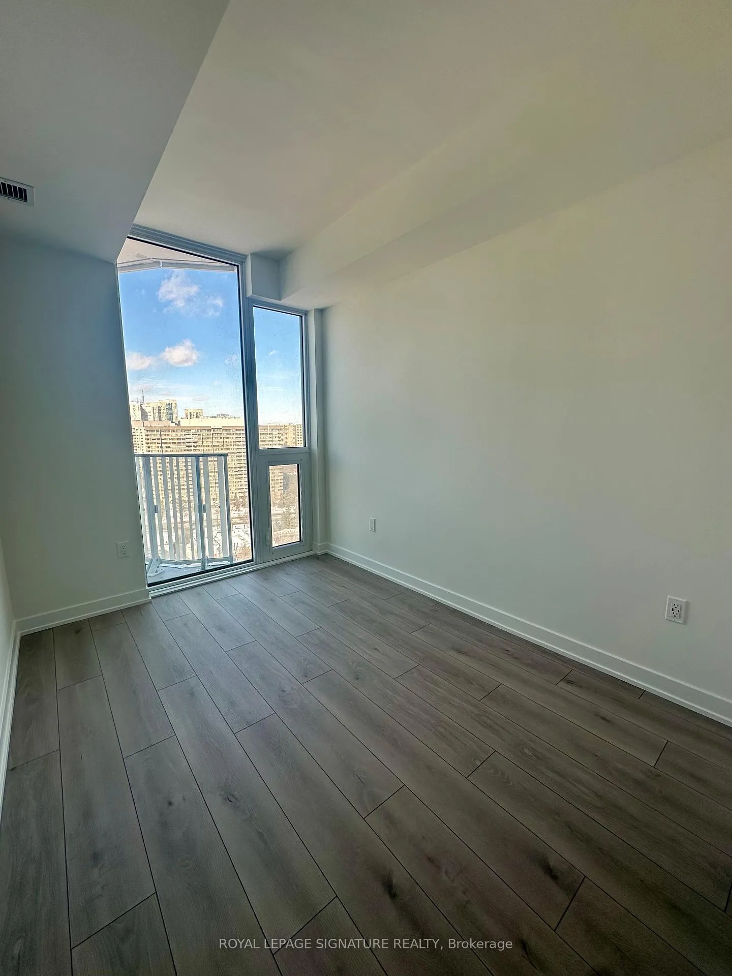 Photo 9 of Unit 1705, 1 Fairview Road E, Mississauga, Mississauga Valleys — HOMEH
