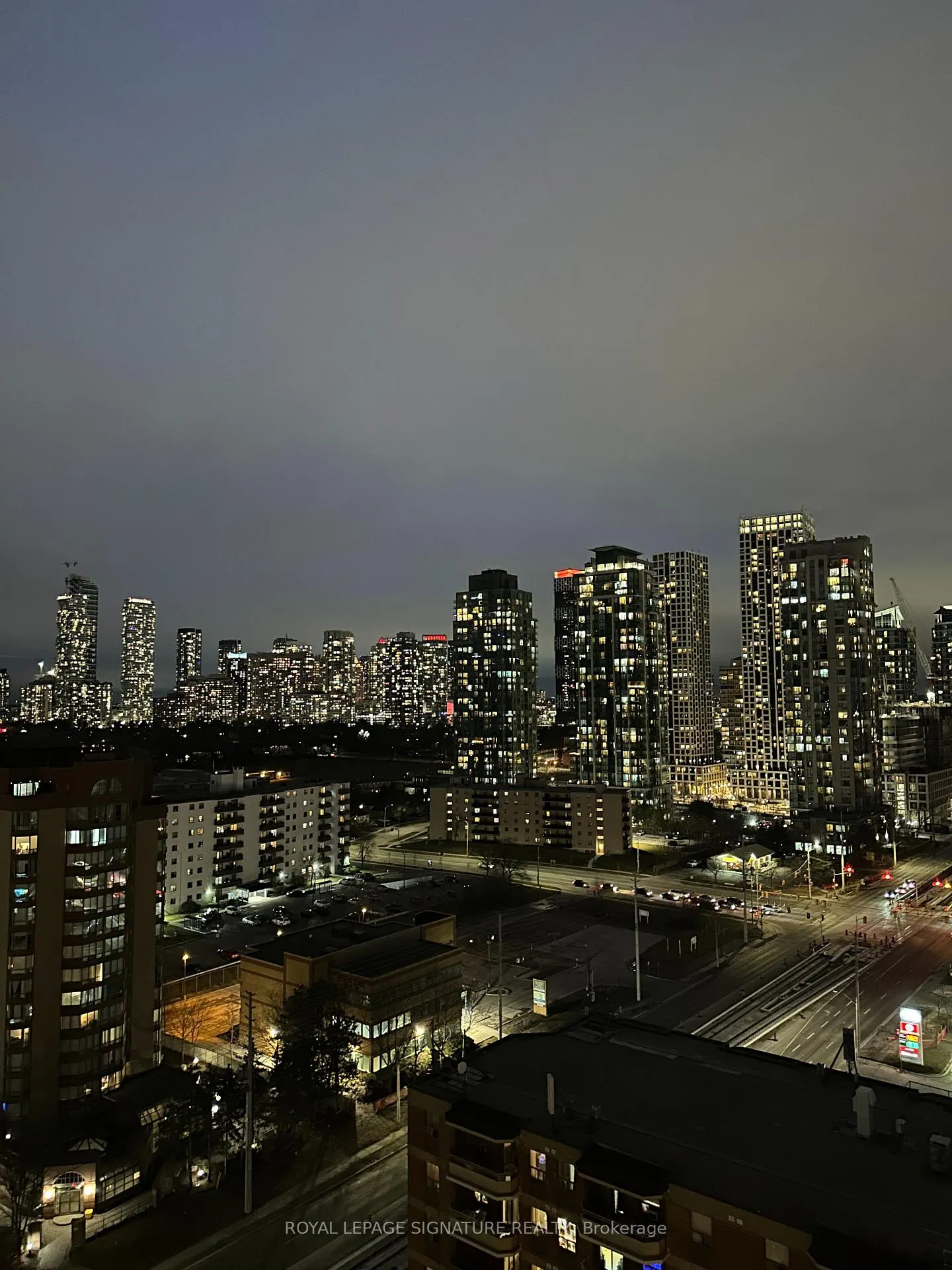 Photo 14 of Unit 1705, 1 Fairview Road E, Mississauga, Mississauga Valleys — HOMEH