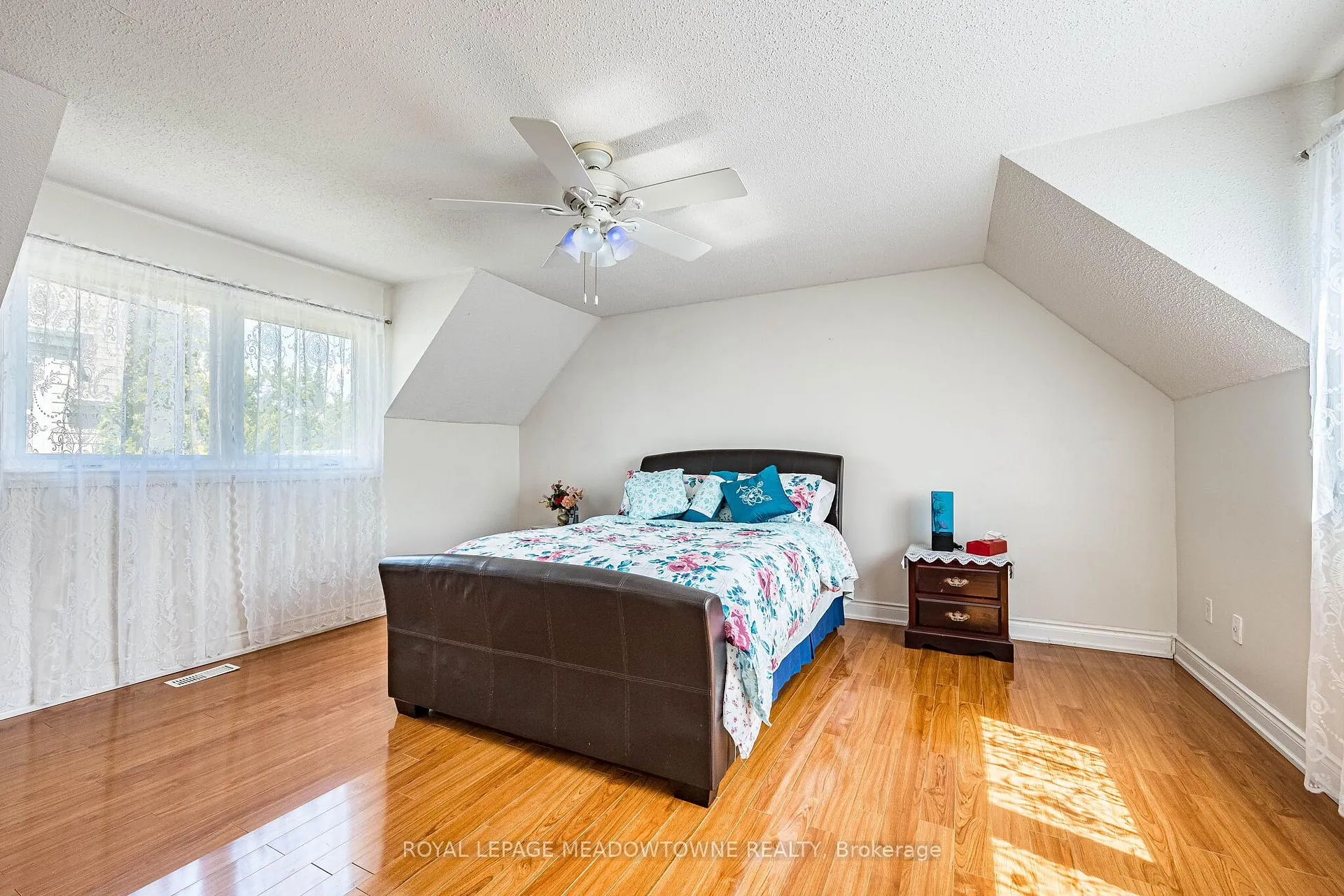 Photo 25 of 1157 Kos Boulevard, Mississauga, Lorne Park — HOMEH