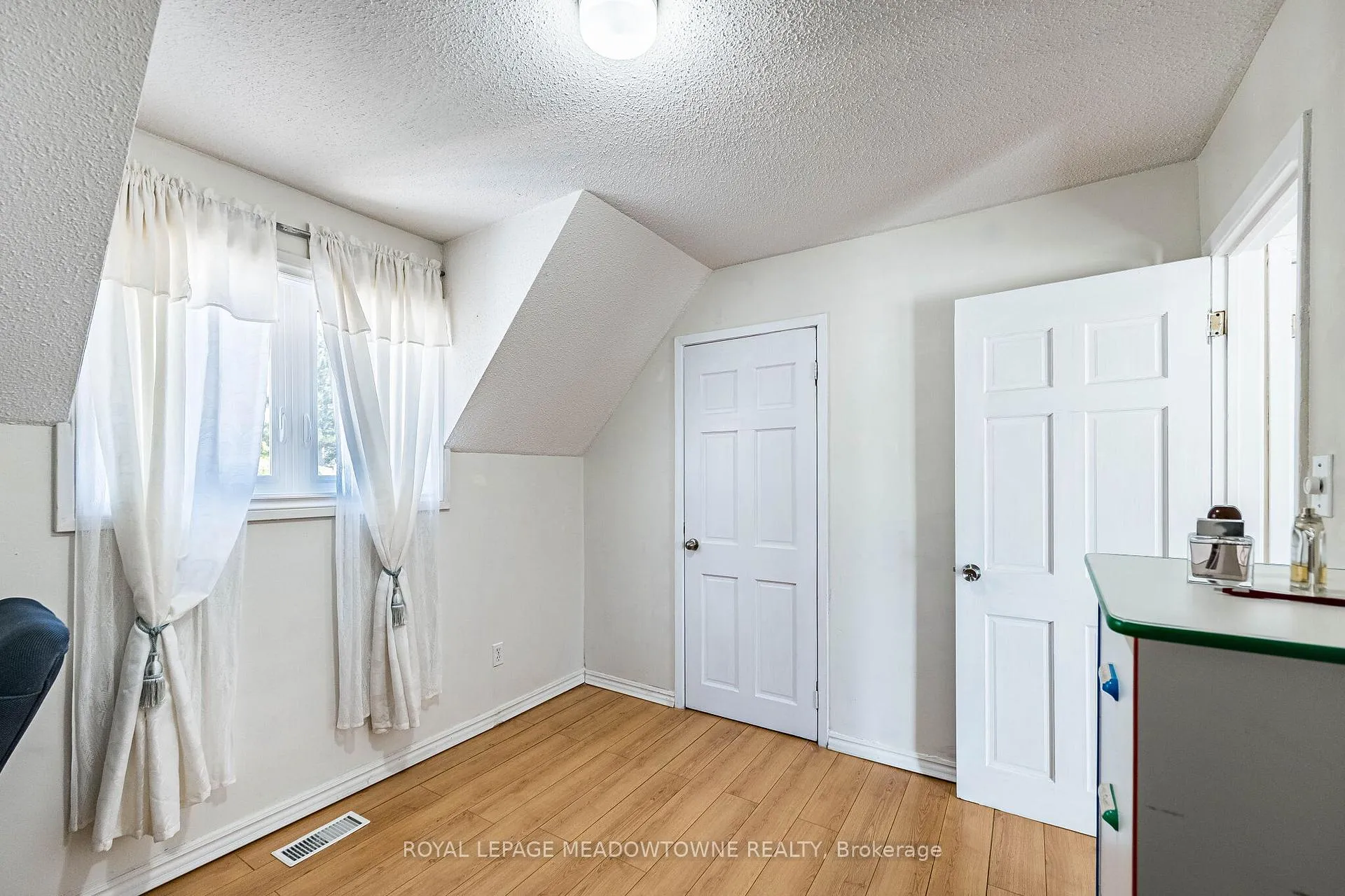 Photo 32 of 1157 Kos Boulevard, Mississauga, Lorne Park — HOMEH
